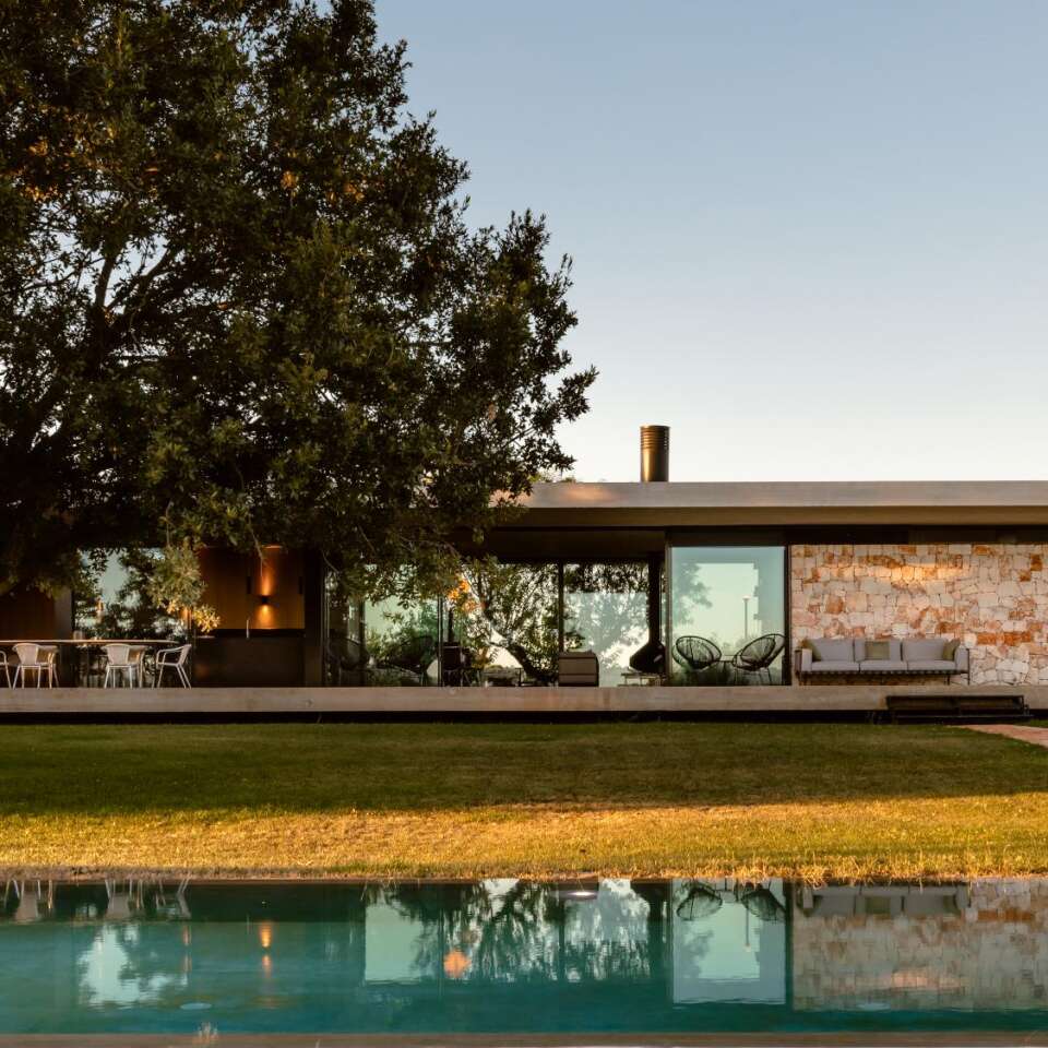 Alleroni swimming pool and villa