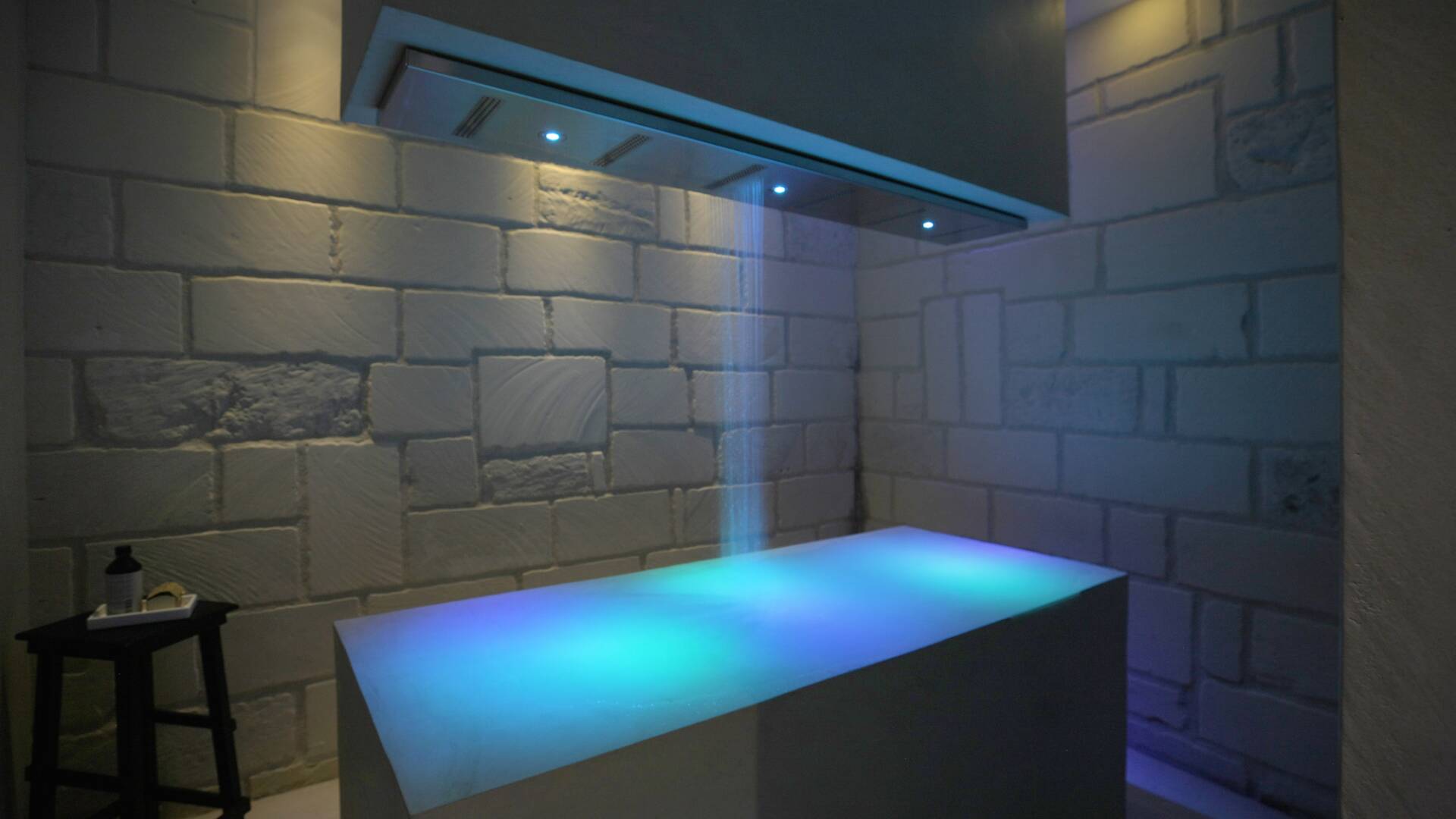 SPA: room with the horizontal shower for massages