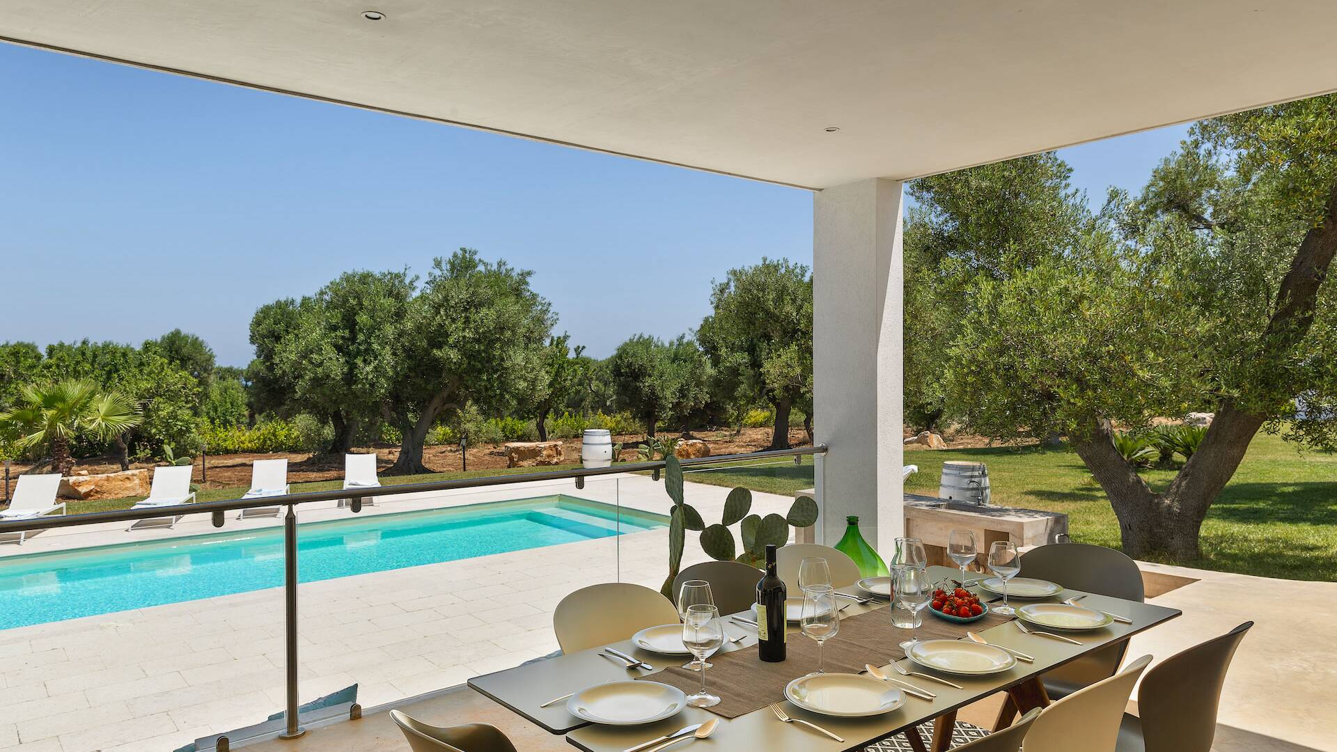 private villa with swimming pool in Puglia