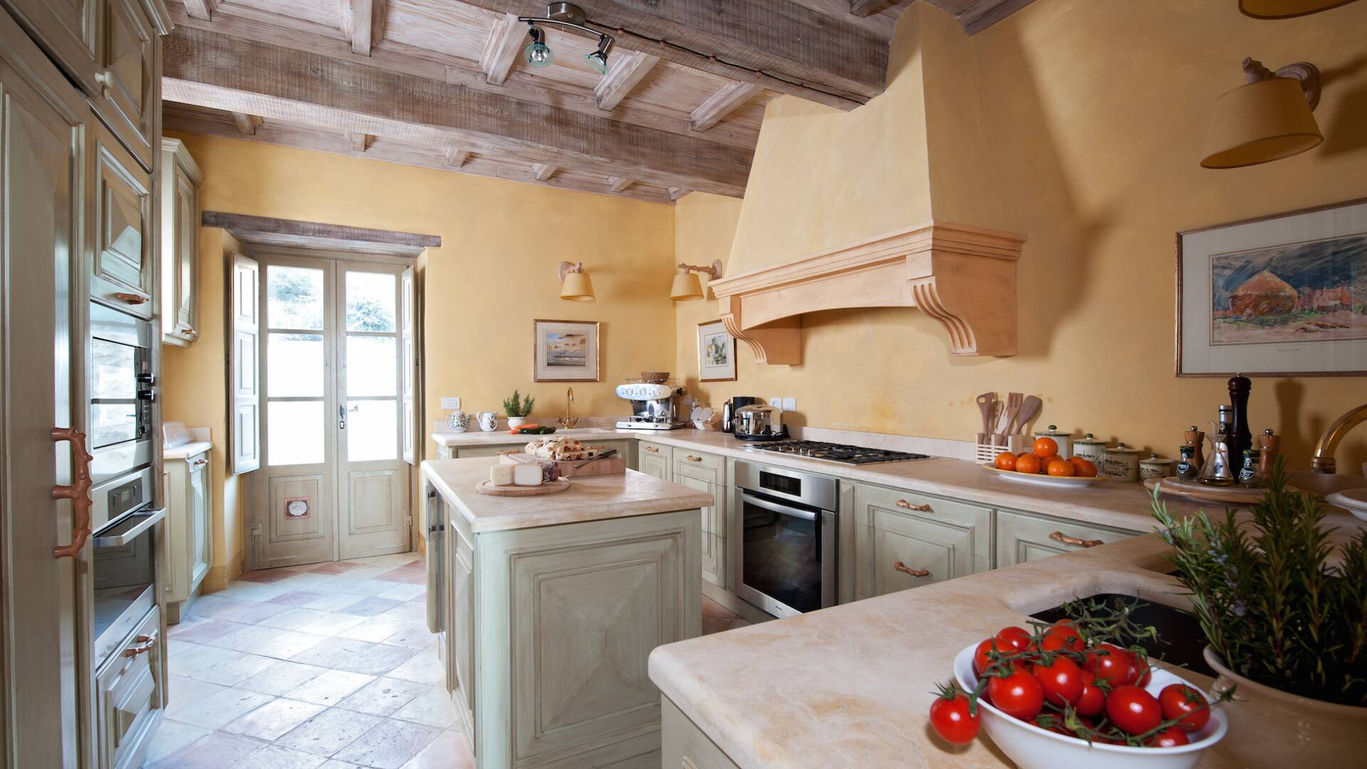 ground floor, fully equipped kitchen
