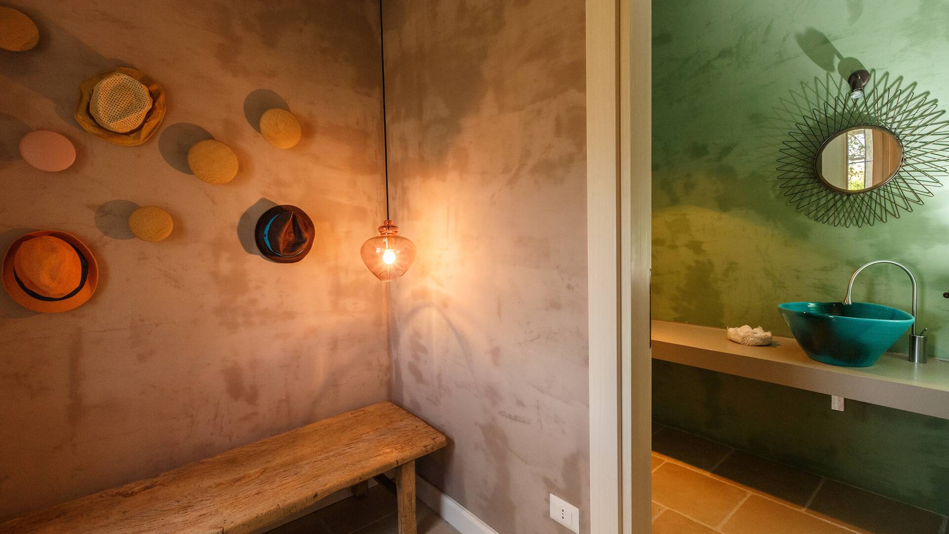main villa, ground floor, changing room and guest bathroom