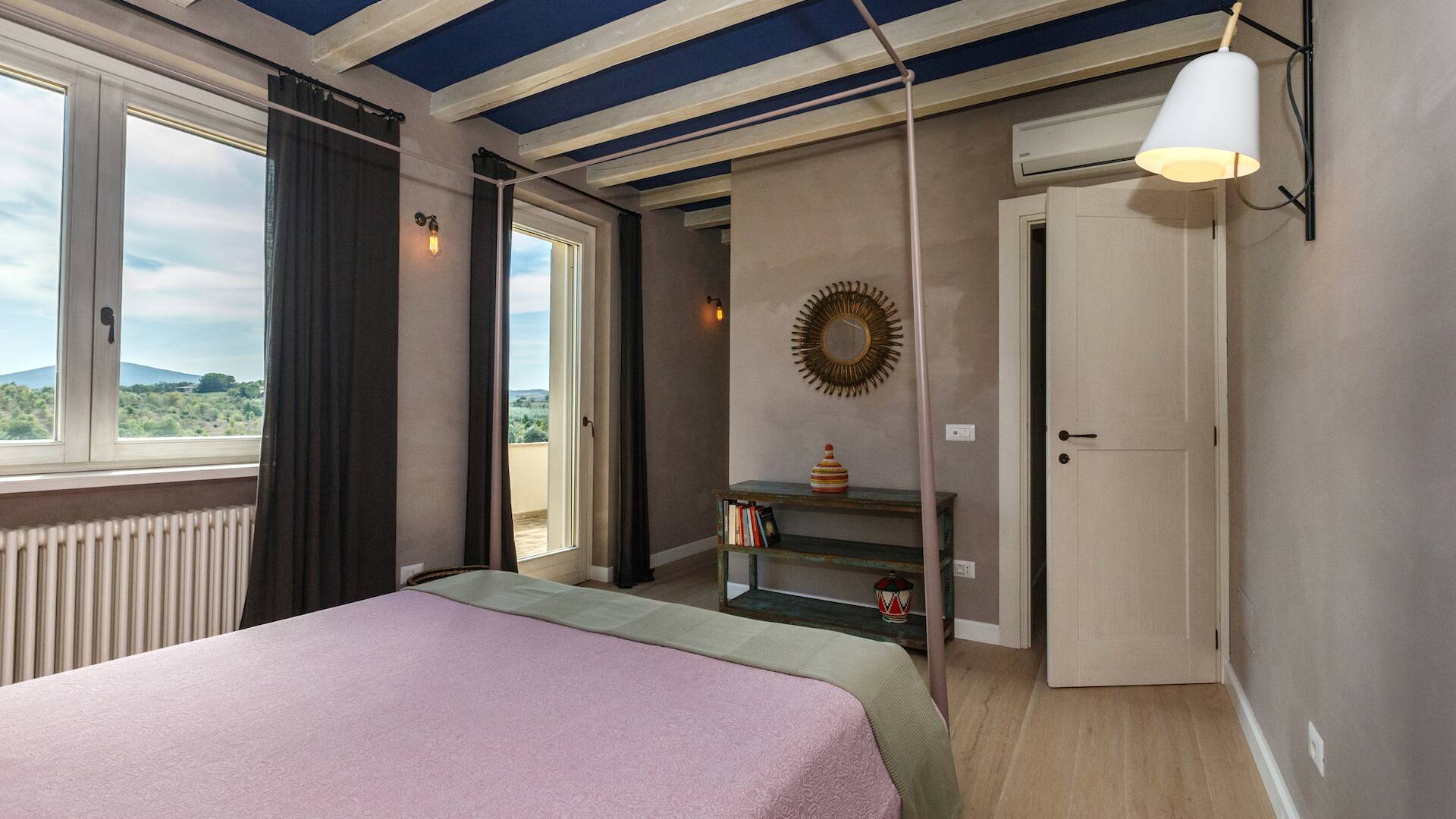 main villa, double bedroom 2