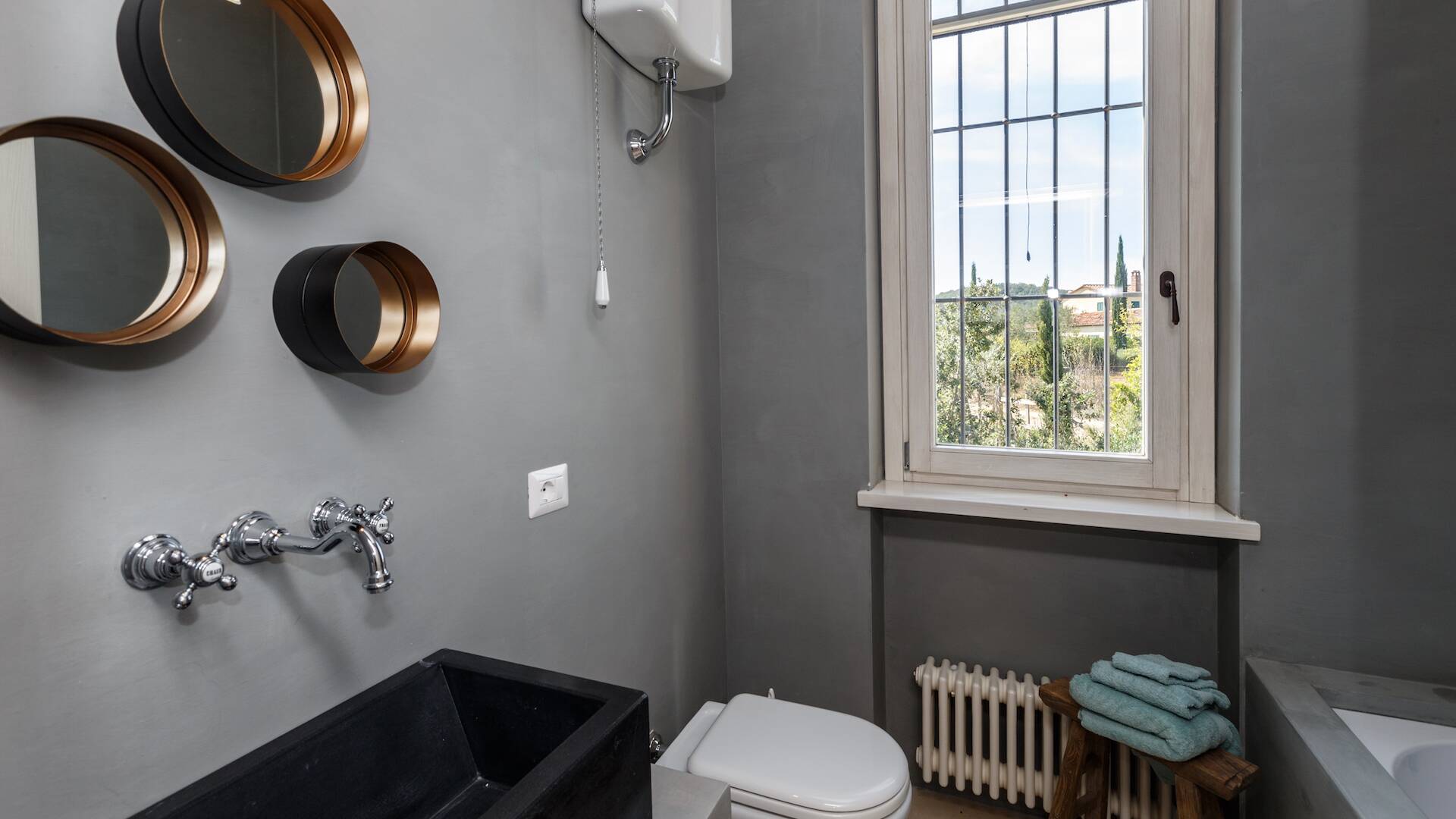 guest house, en suite bathroom of bedroom 5
