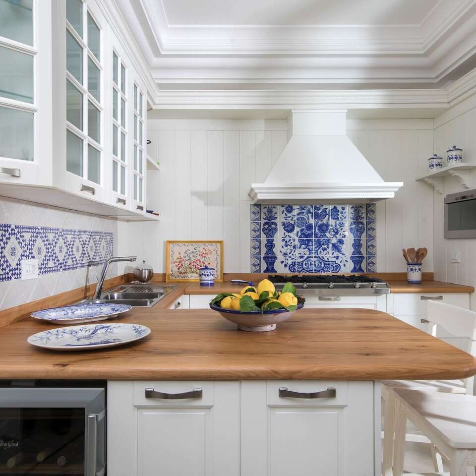 ground floor, fully equipped kitchen