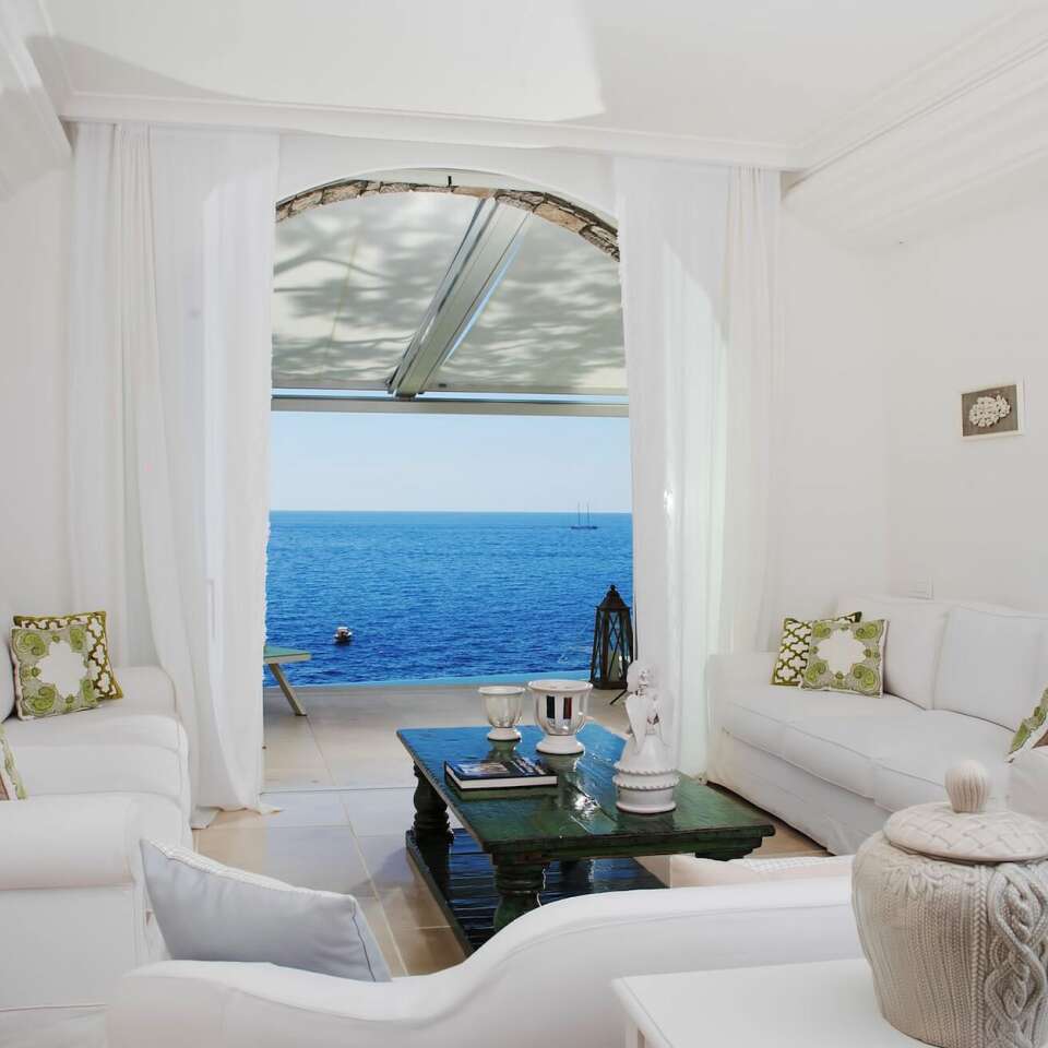 ground floor, living room