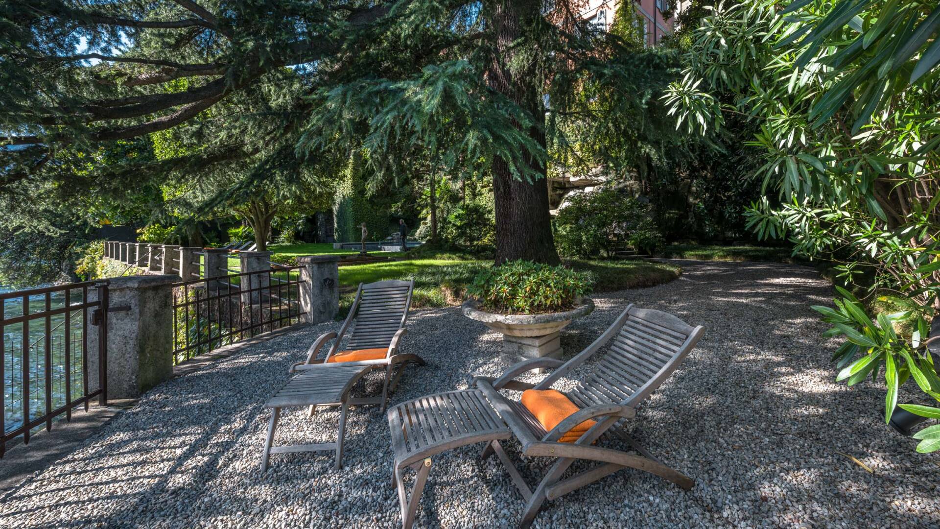 sunbeds by Lake Como