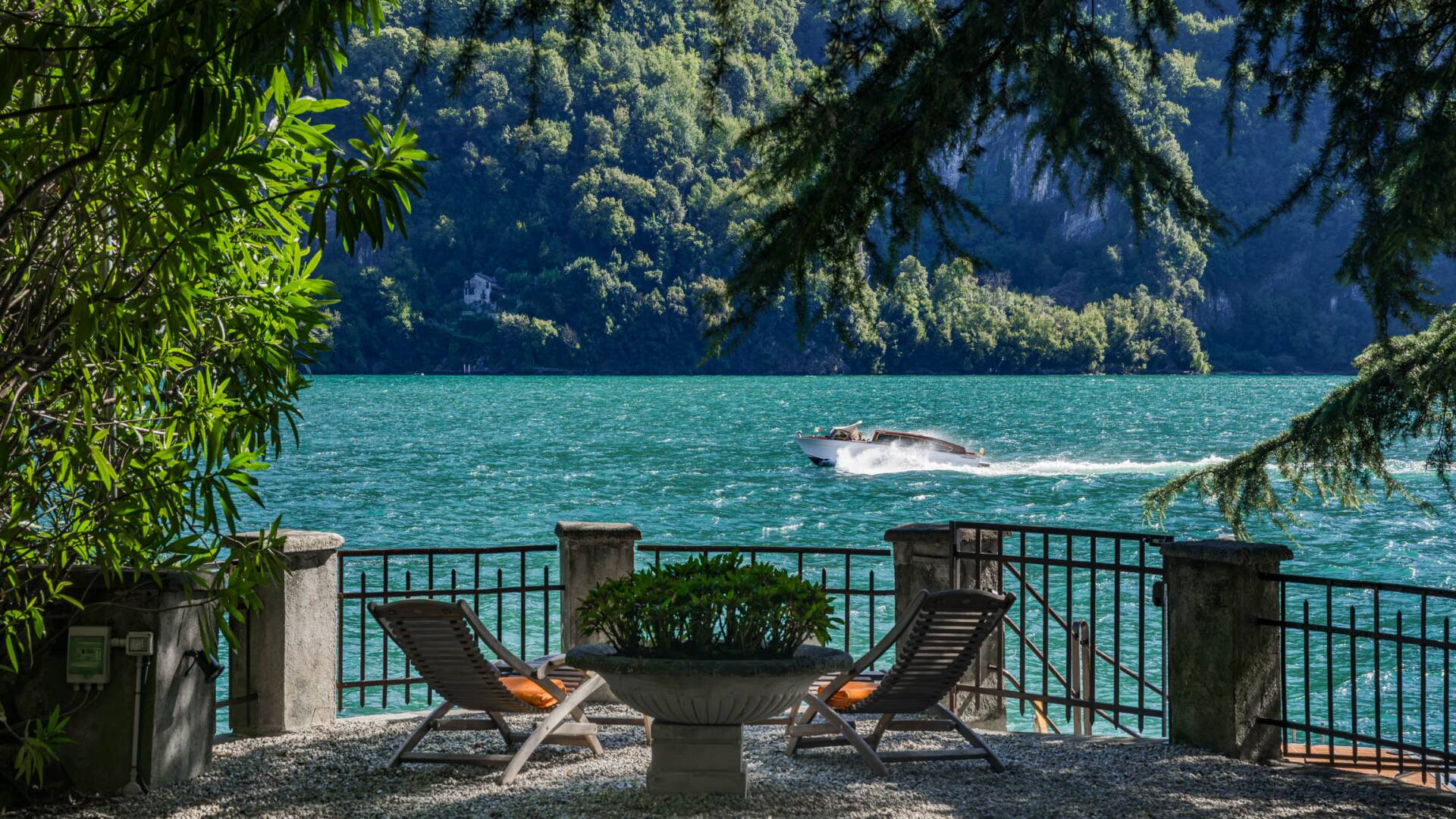 luxury holiday villa Greta by the shores of Lake Como