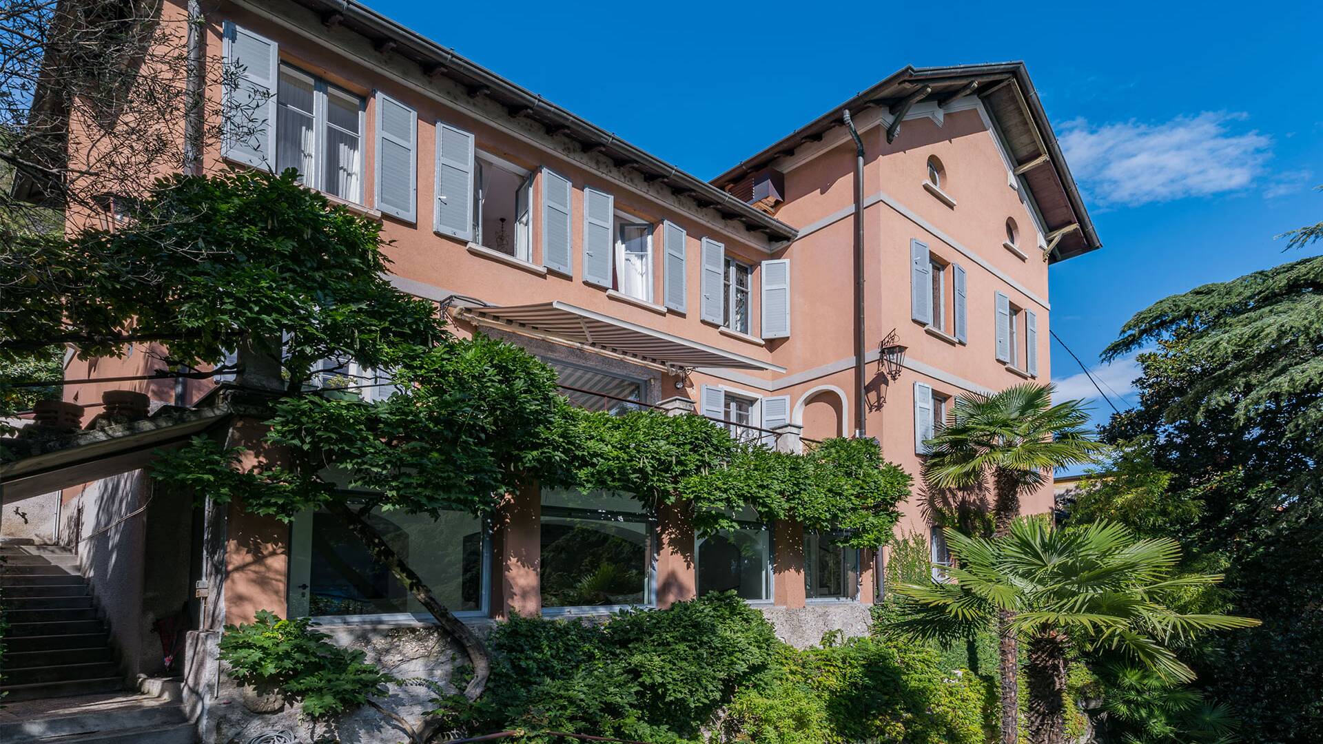 luxury vacation villa Greta for weekly rentals in Lake Como