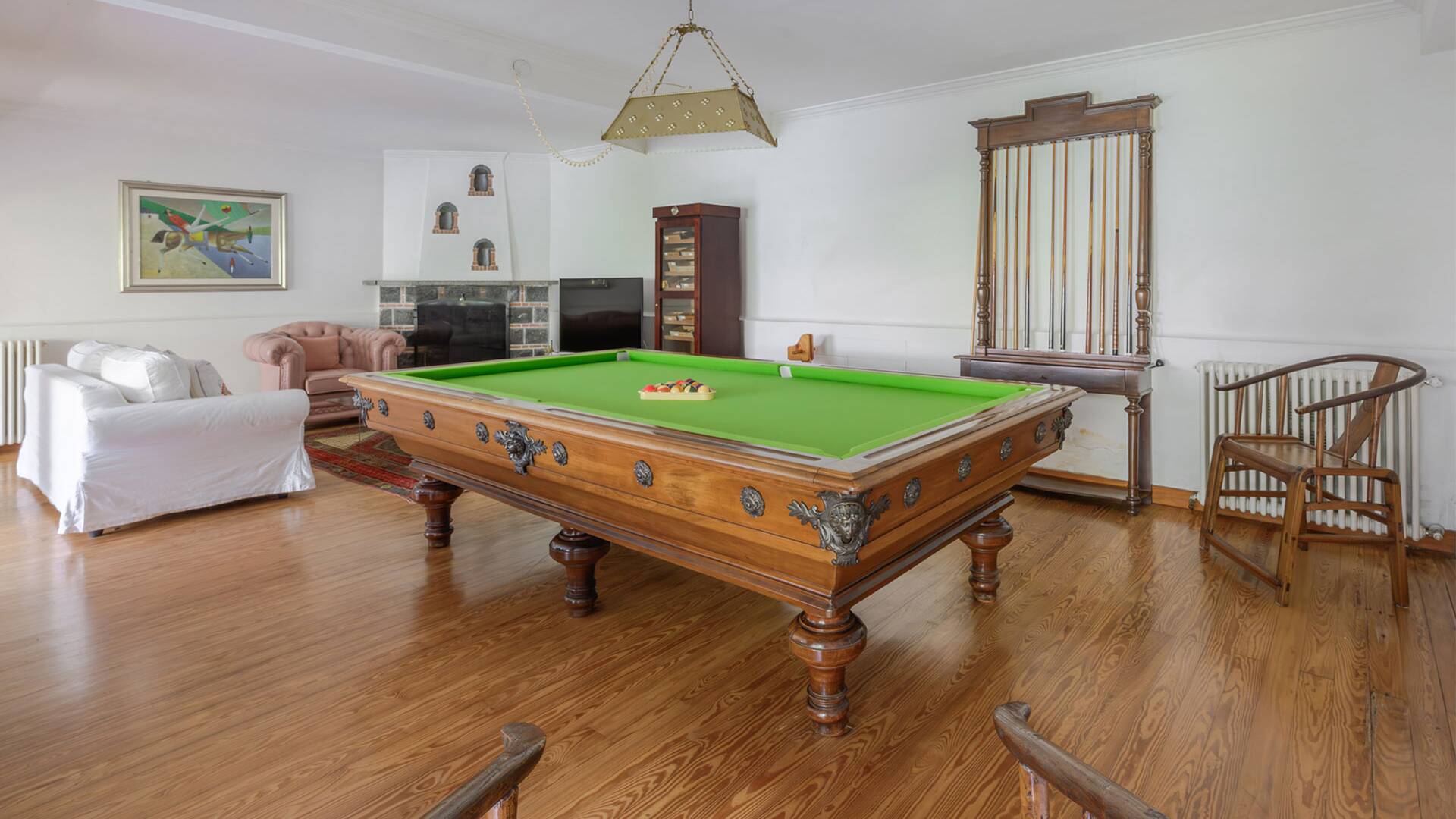 lower ground floor, billiard table