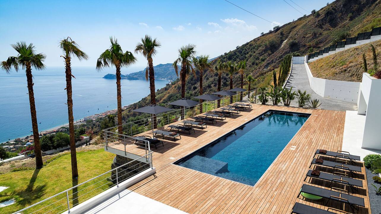 Luxury villa Aragona for rent in Sicily, Letojanni Home In Italy