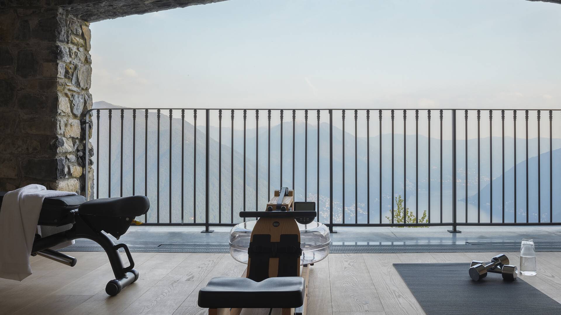 luxury vacation villa for rent in Como Lake Gym 