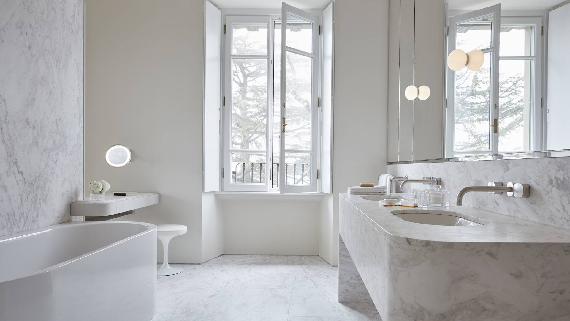 luxury vacation villa Como Lake bathroom 