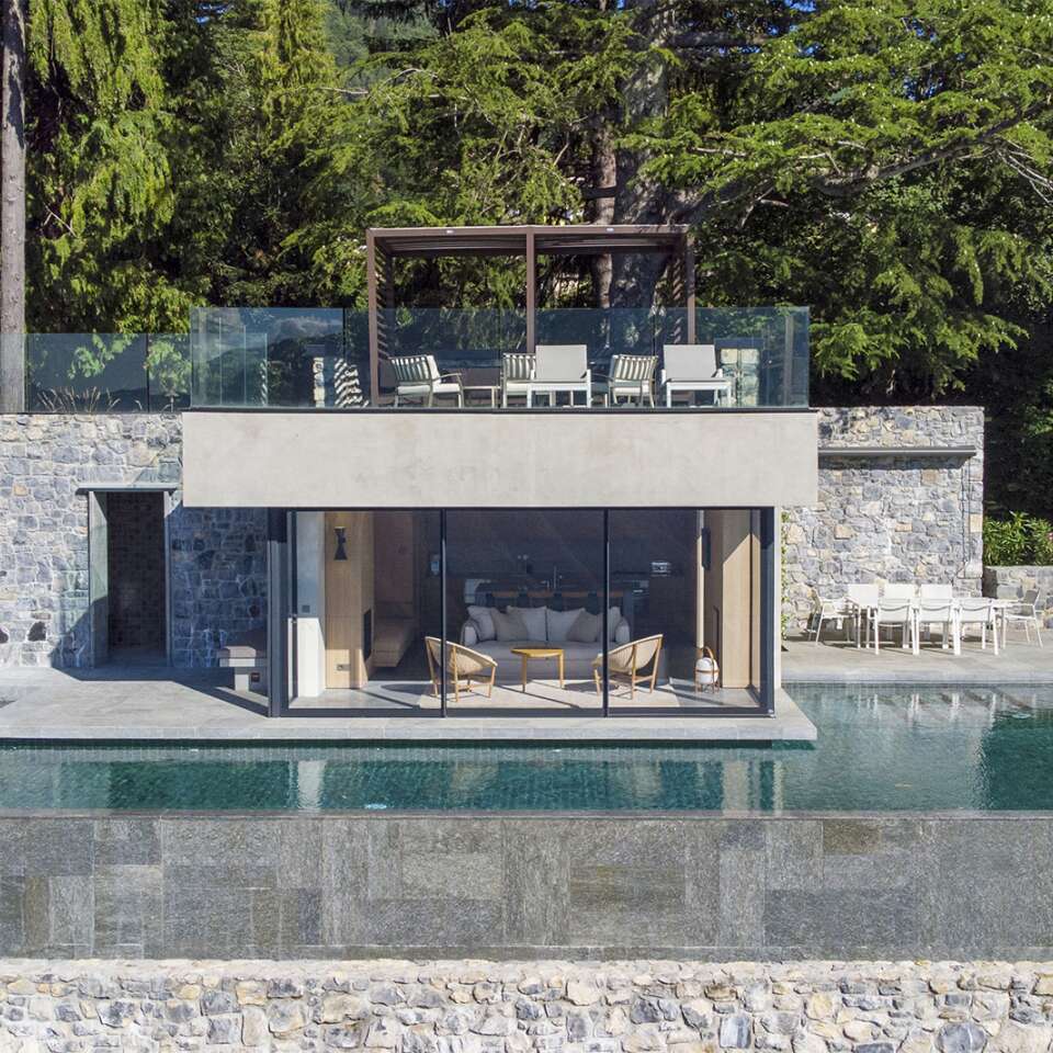 villa luxury Como Lake external view pool