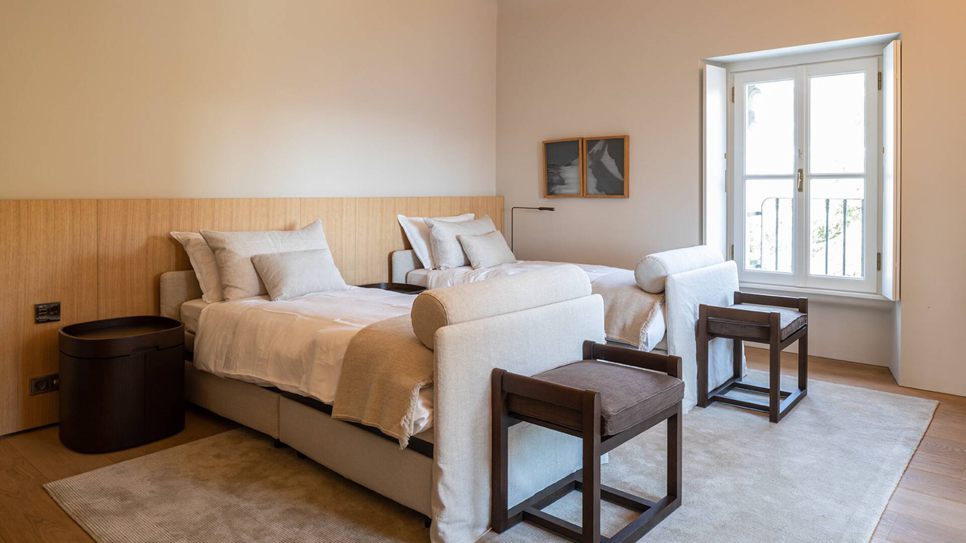 luxury vacation Como Lake villa twin bedroom 