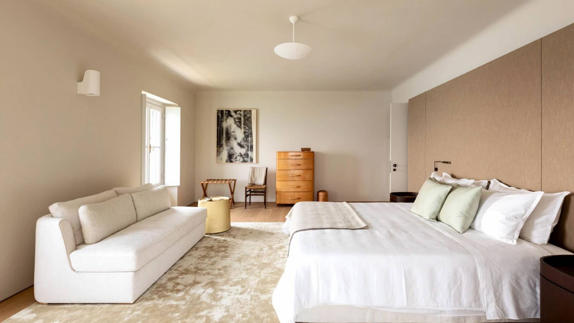 luxury vacation villa Como Lake bedroom 
