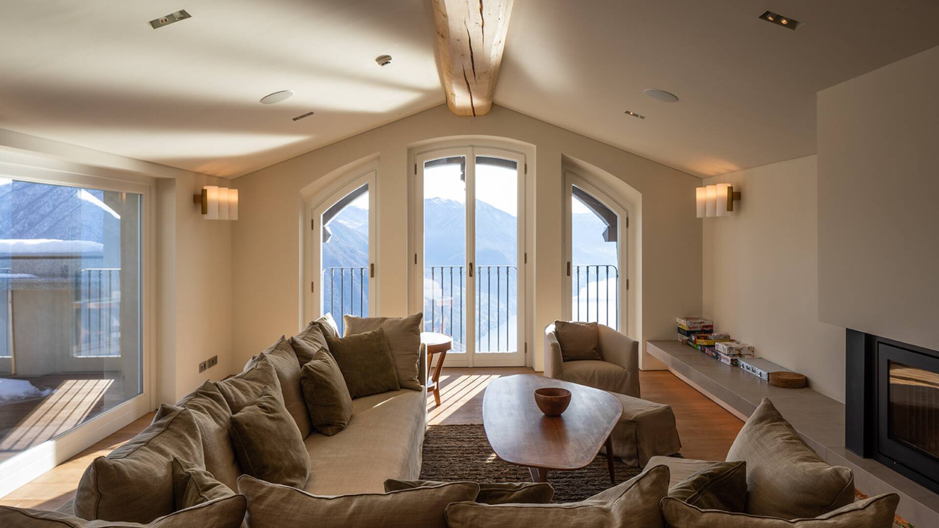 luxury villa Como Lake living room sofa