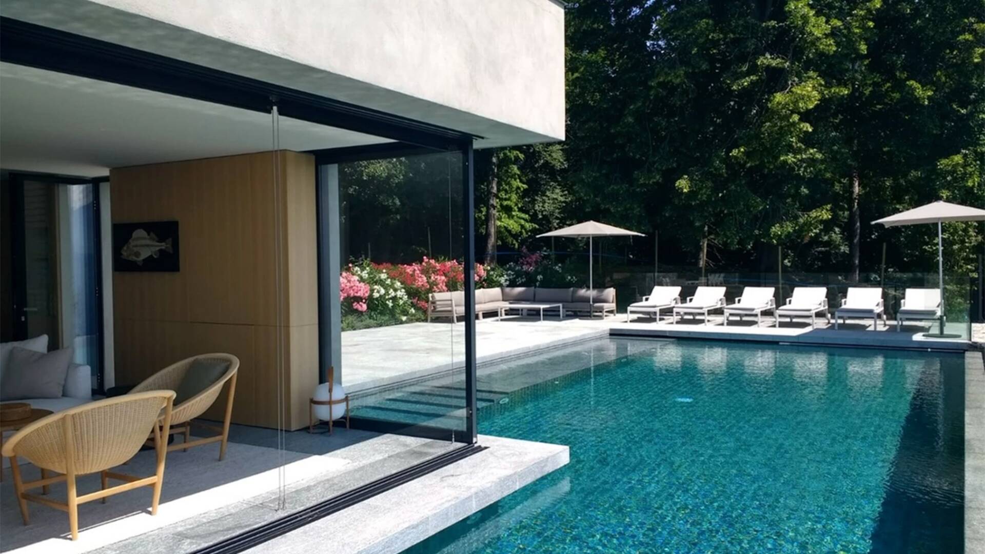 villa luxury Como Lake sunbeds