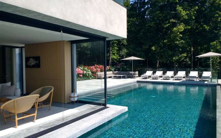 villa luxury Como Lake sunbeds