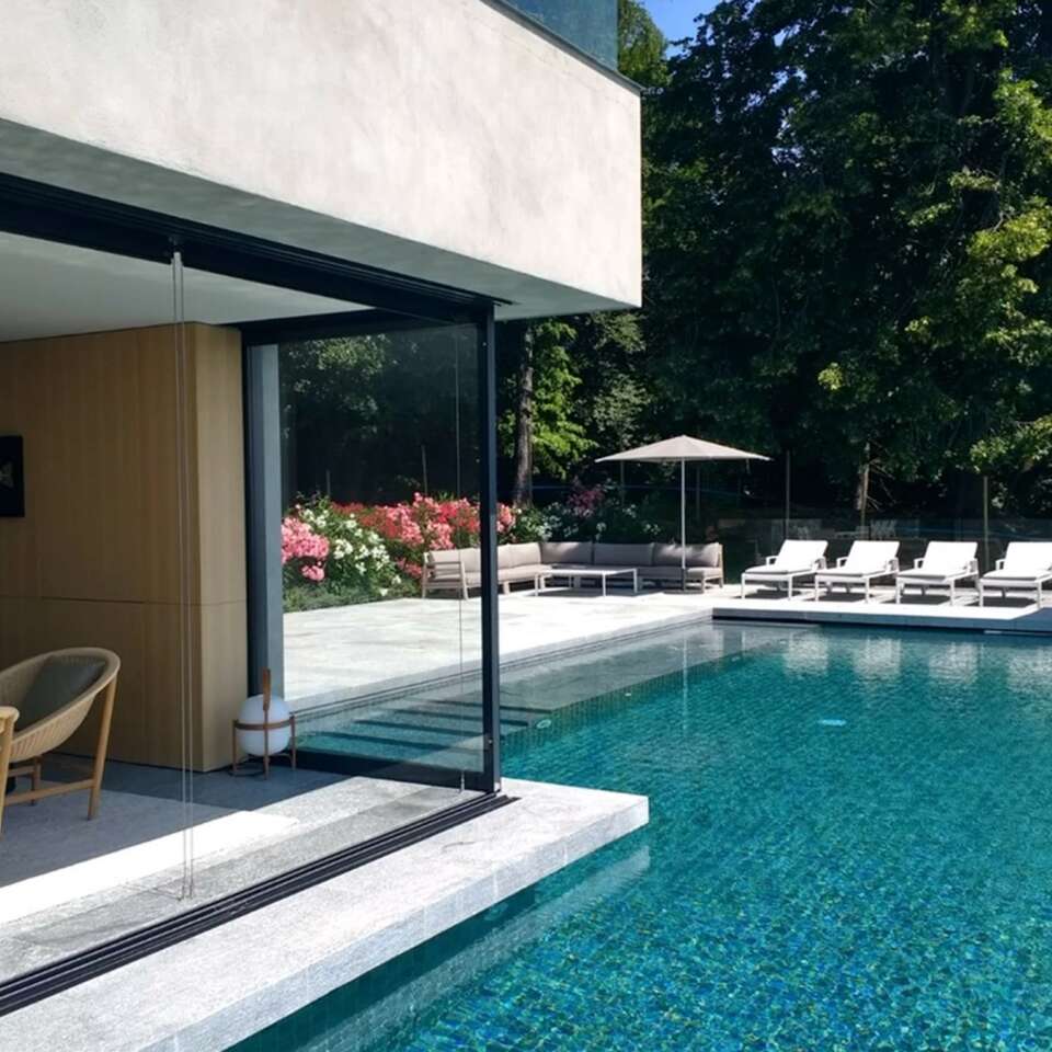 villa luxury Como Lake sunbeds