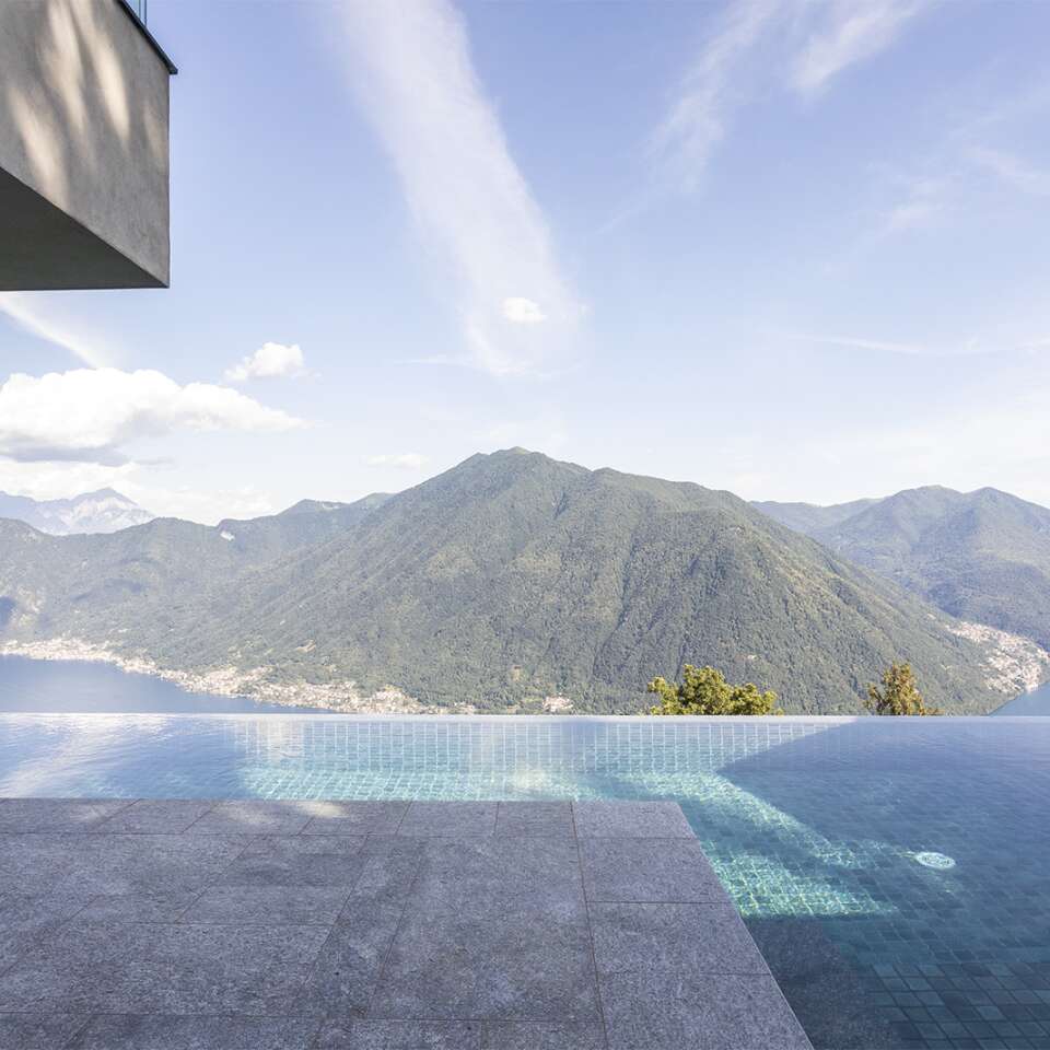 villa luxury Como Lake infinity pool view