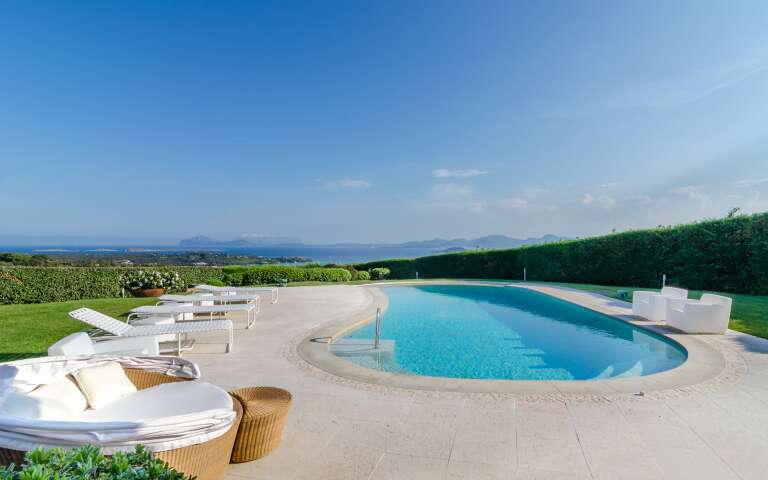 luxury villa Mezzaluna