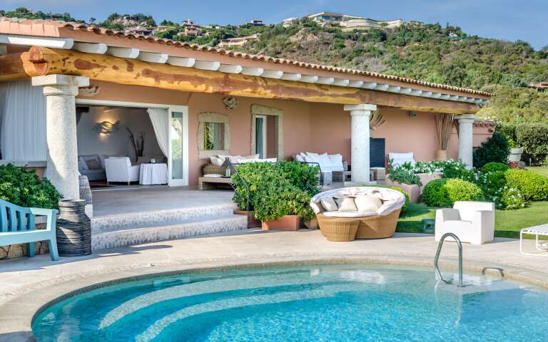 private swimming pool overlooking Cala di Volpe