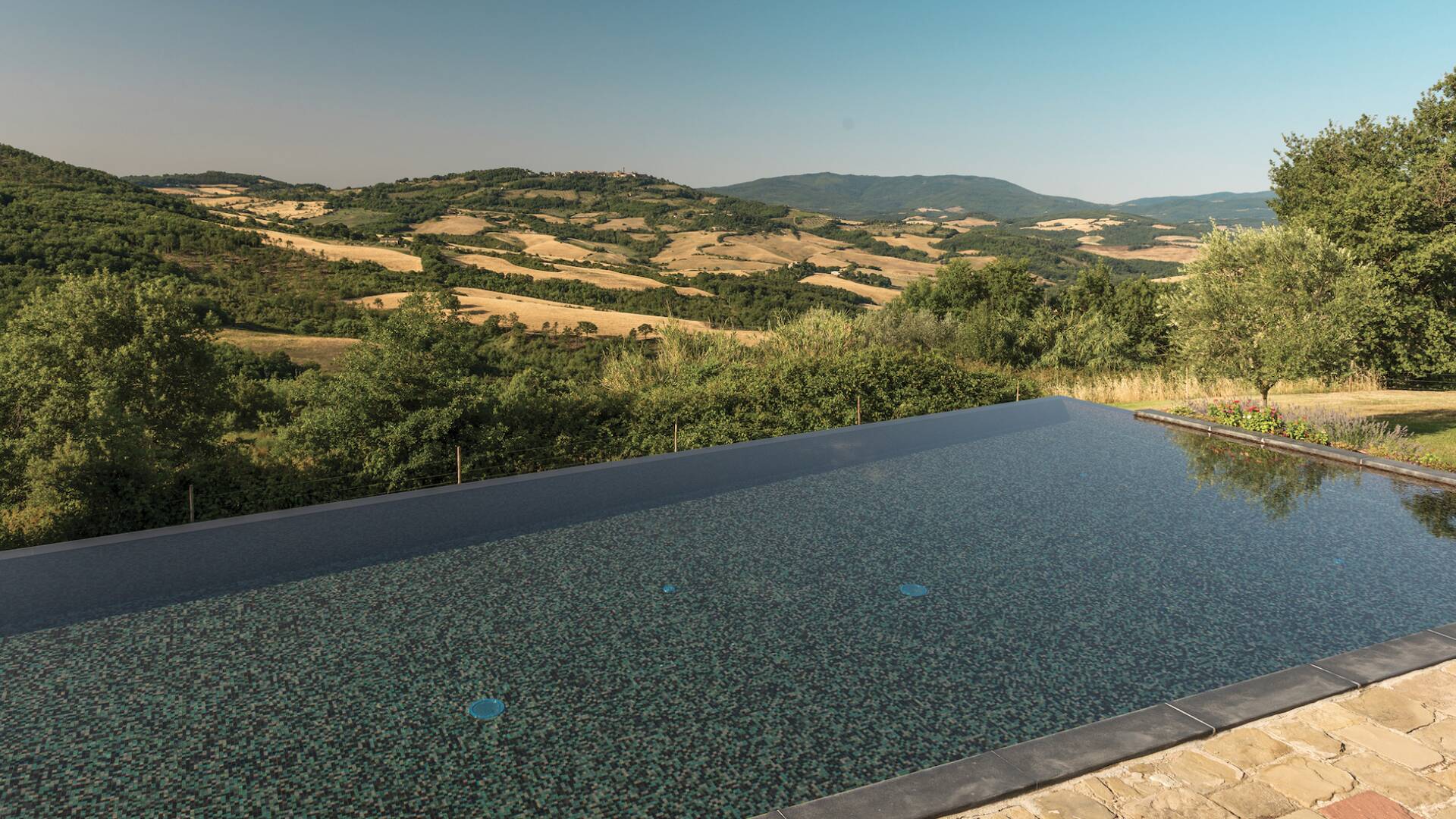 luxury Tuscan vacation villas