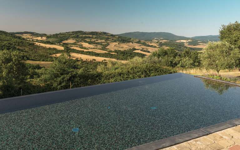 luxury Tuscan vacation villas