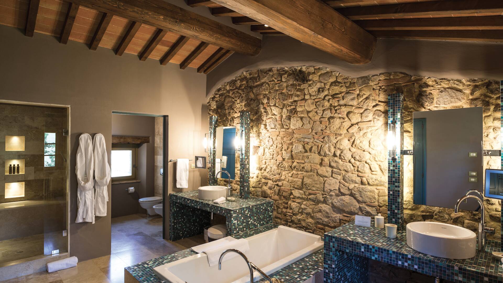 luxury Tuscan vacation villas