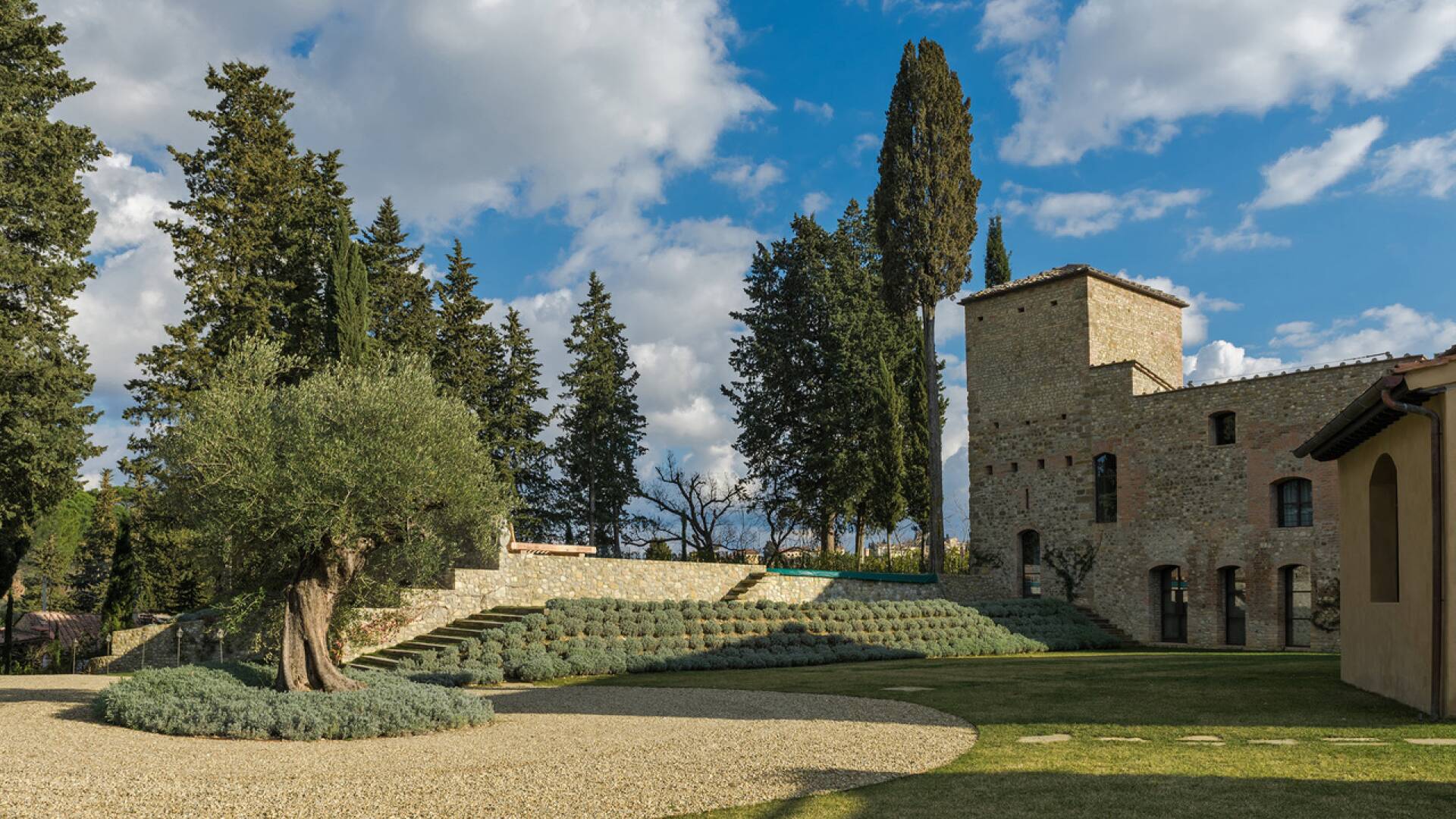 outdoor space at Castello Nettuno immersed in nature
