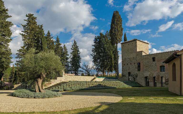 outdoor space at Castello Nettuno immersed in nature
