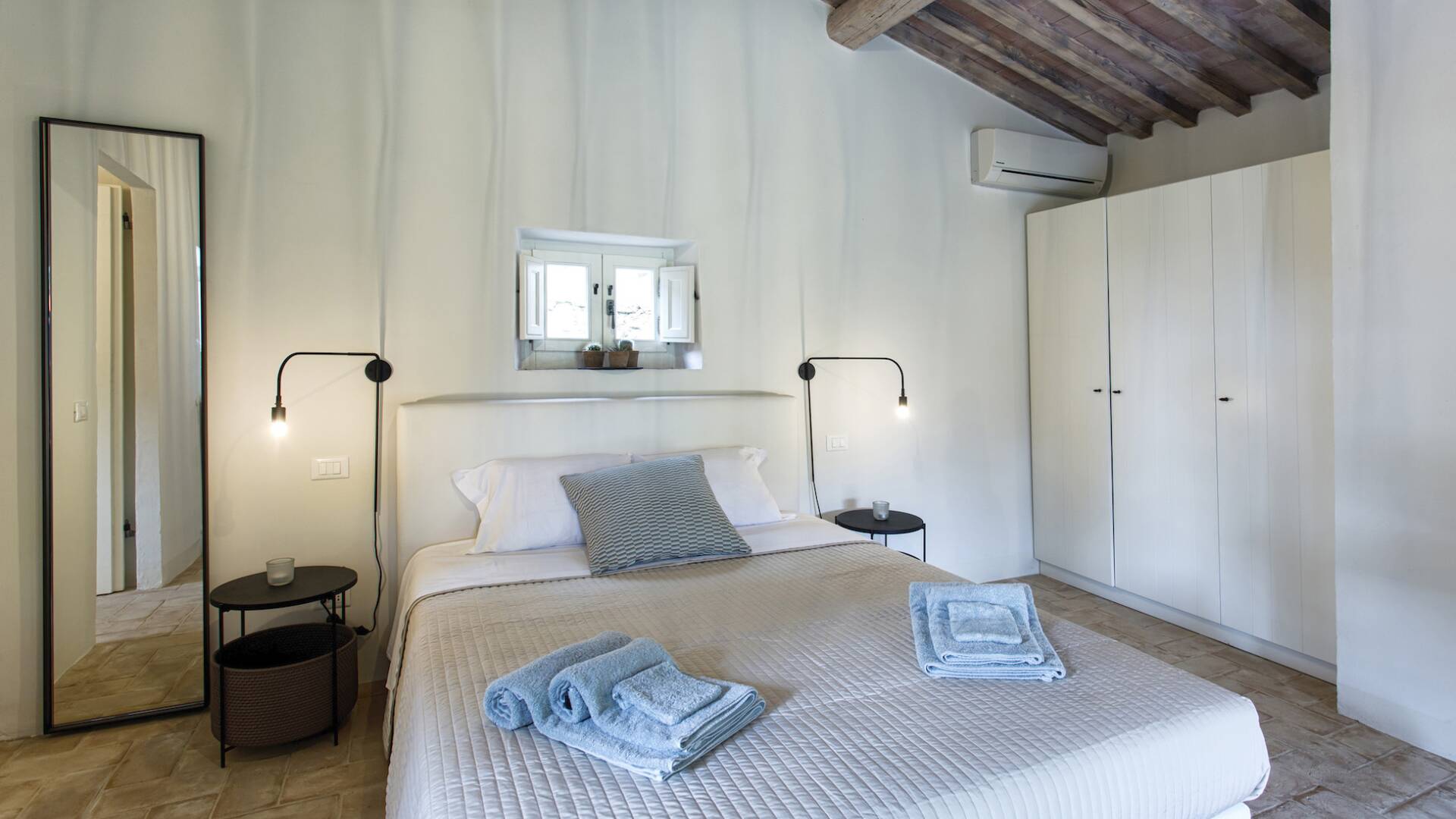 luxury rentals Cortona, modern villa in Tuscany. Guest house  