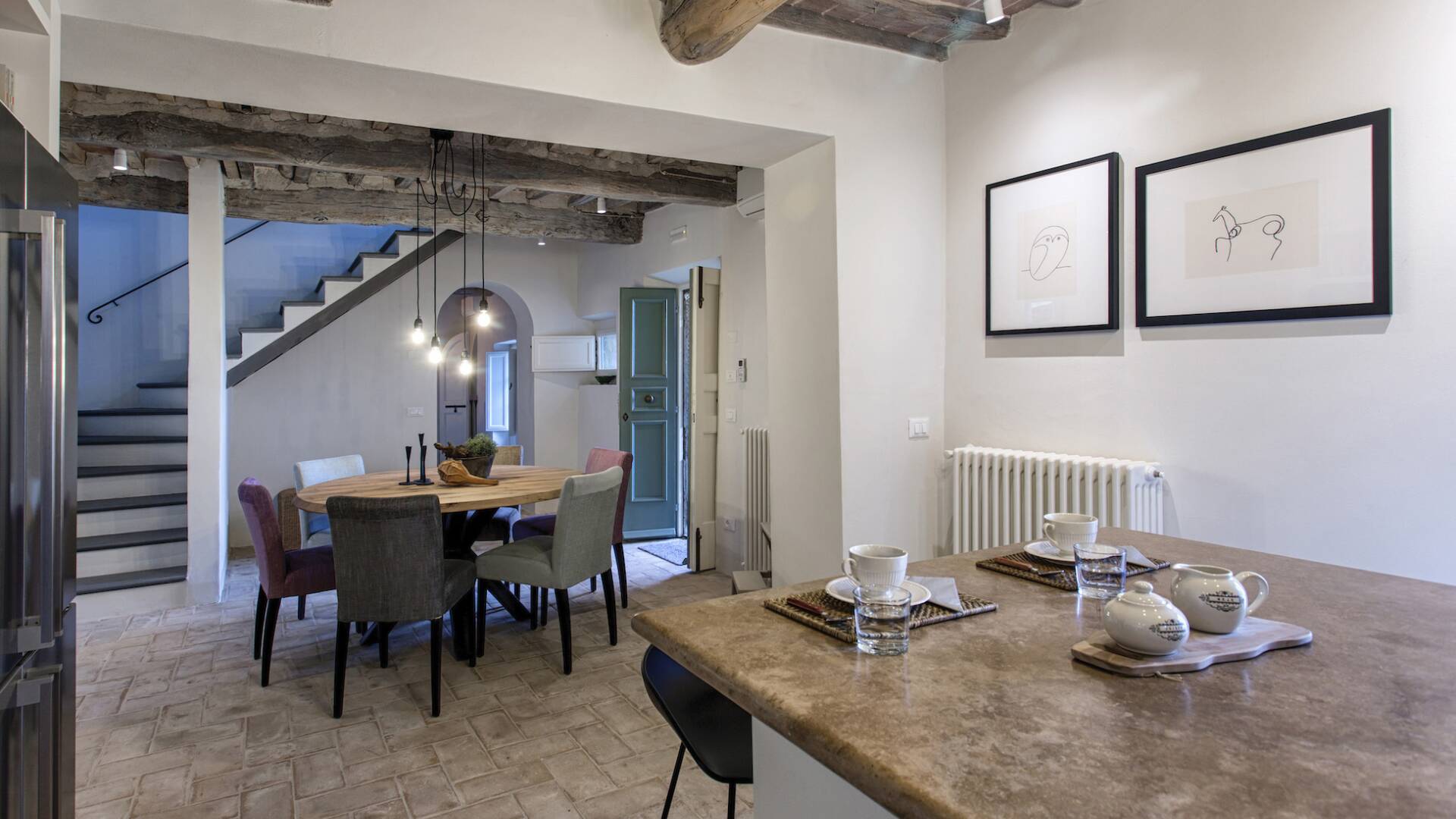 luxury rentals Cortona, modern villa in Tuscany