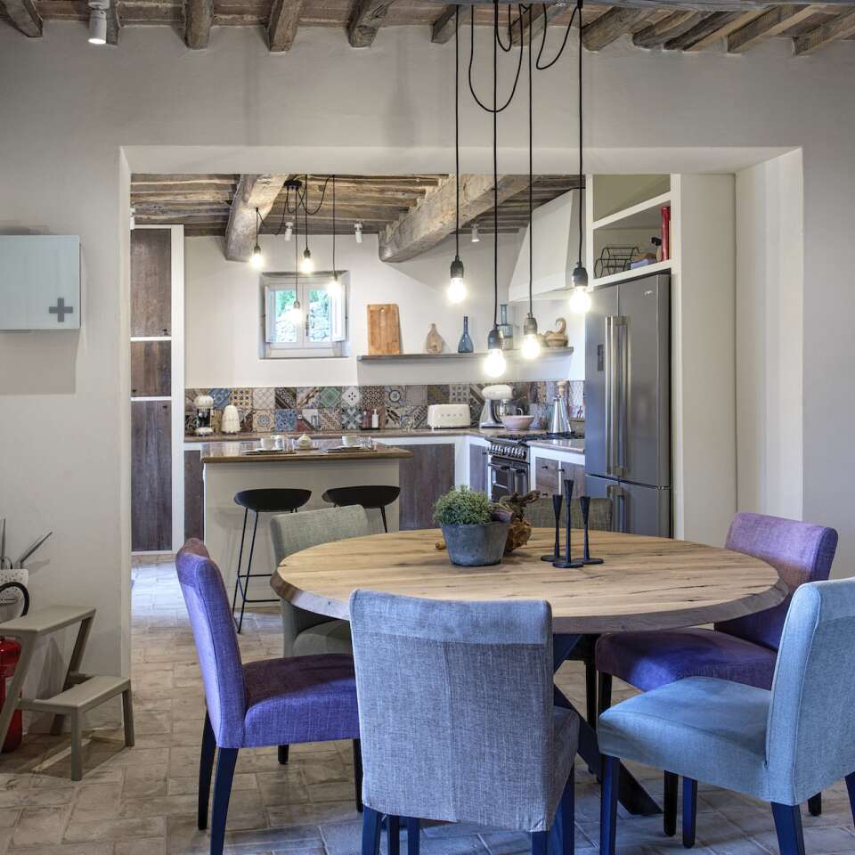 luxury rentals Cortona, modern villa in Tuscany