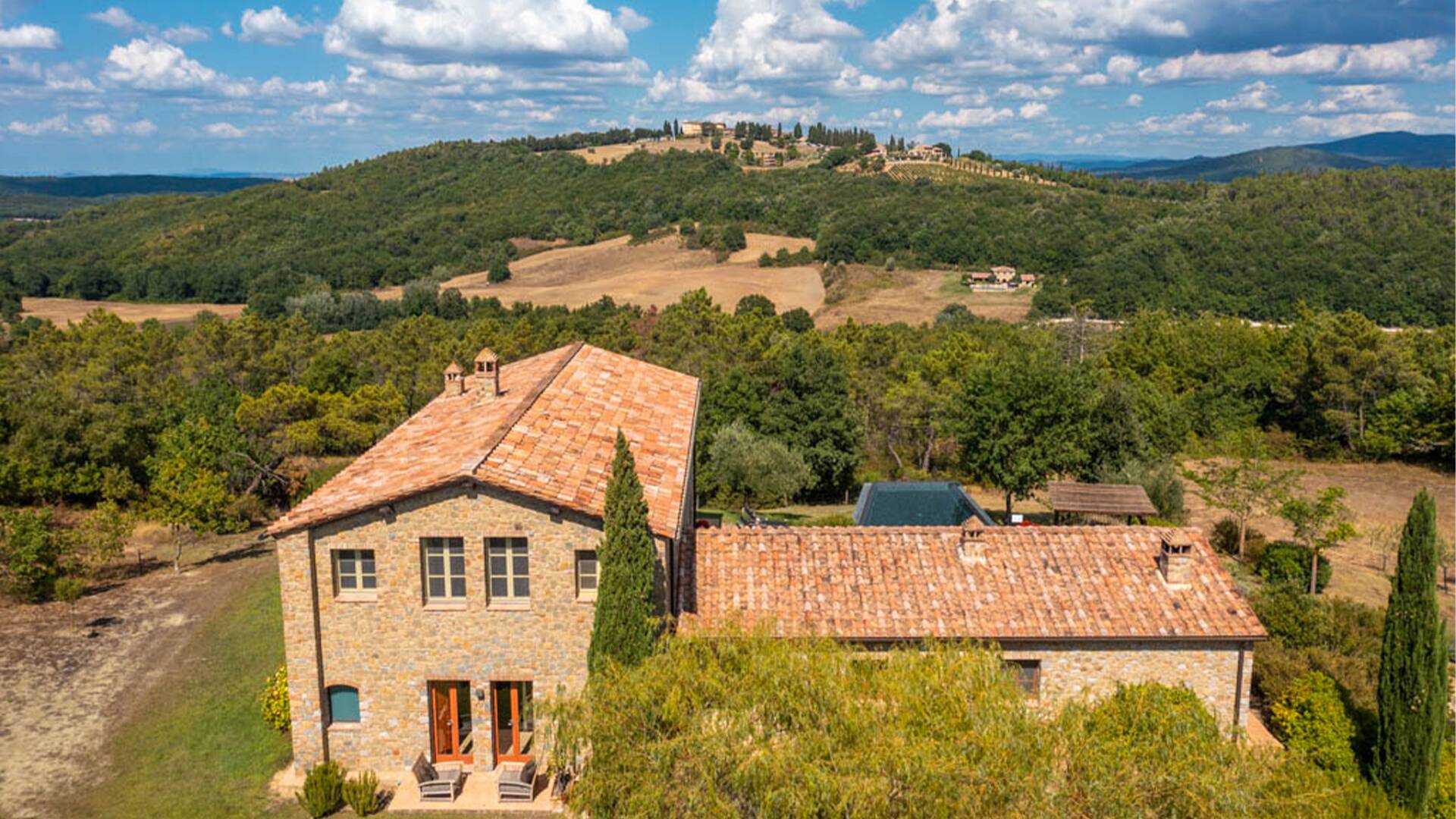 luxury villa Poggio Corona for rent