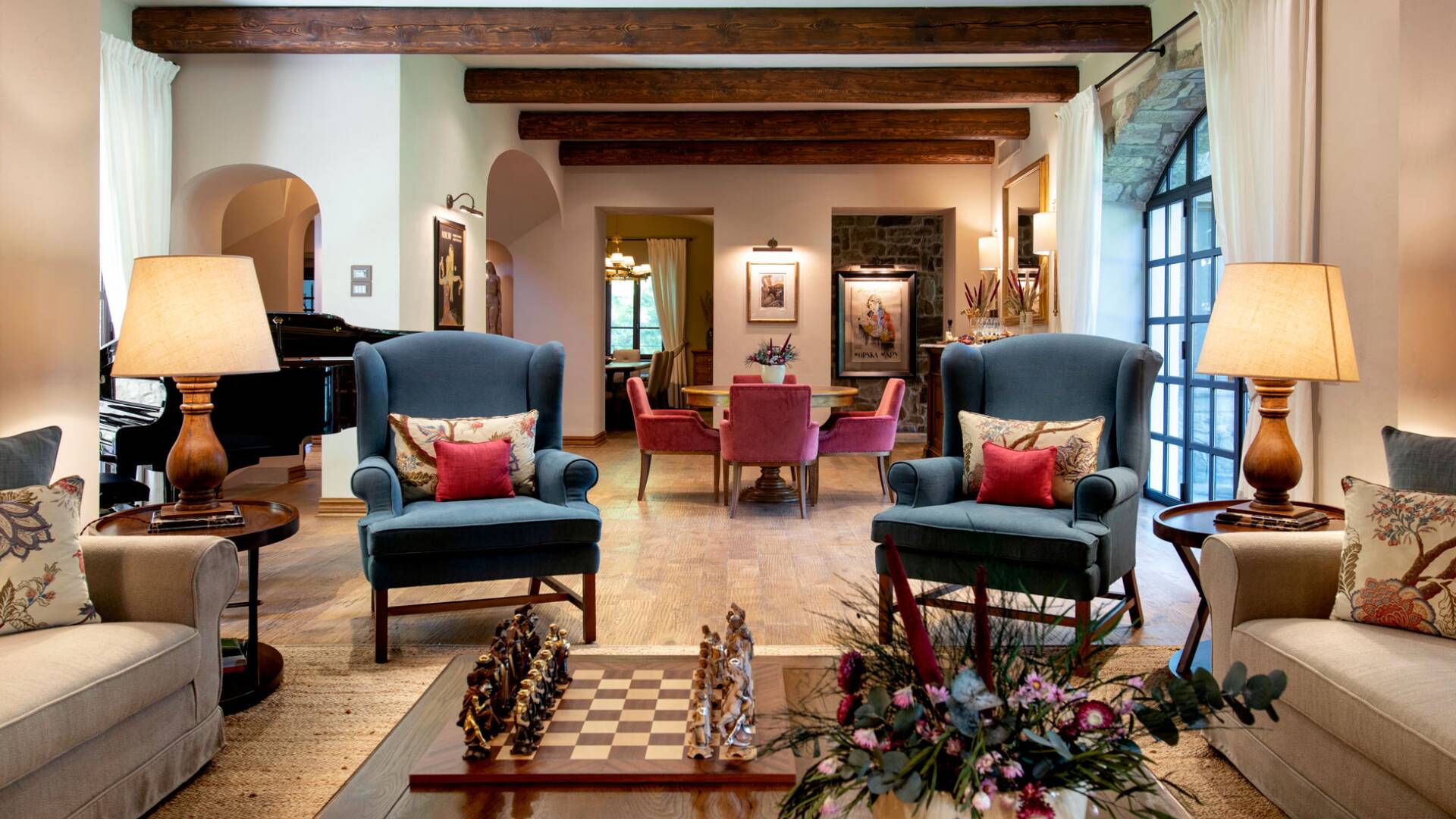 luxury large villas in Umbria for rent. Ground floor