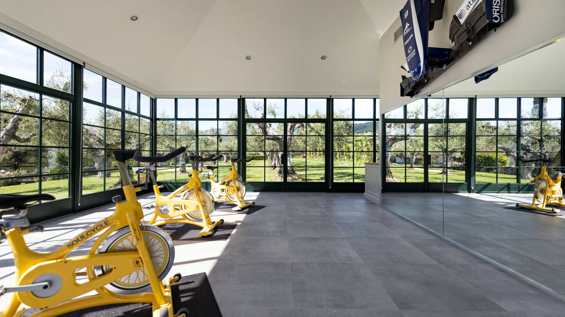 luxury villa in Umbria with gym