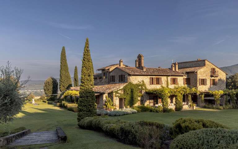 luxury villa for weekly rental Umbria Trasimeno Lake