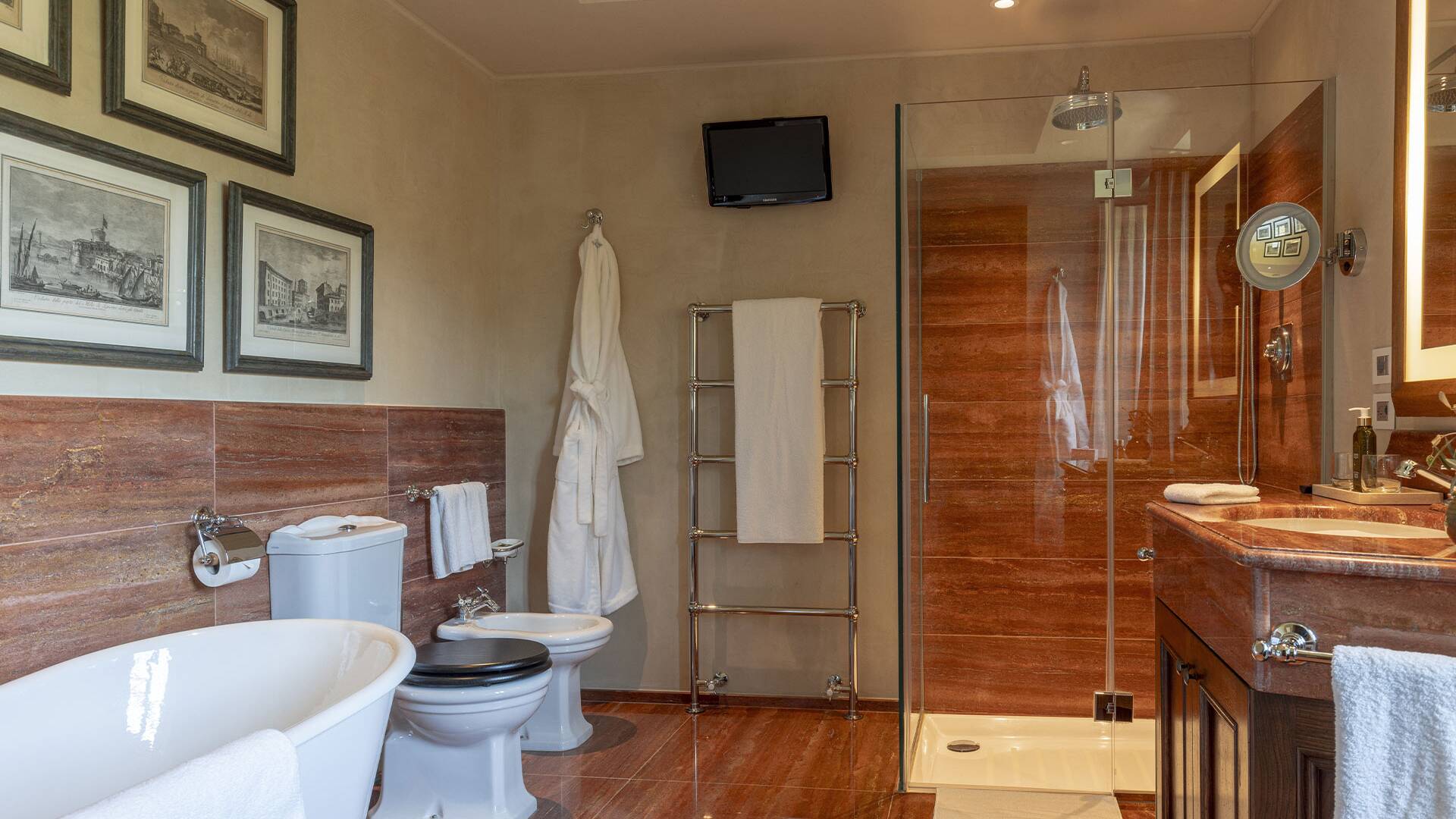 luxury villa for weekly rental Umbria Trasimeno Lake