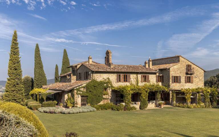 luxury villa for weekly rental Umbria  Trasimeno Lake
