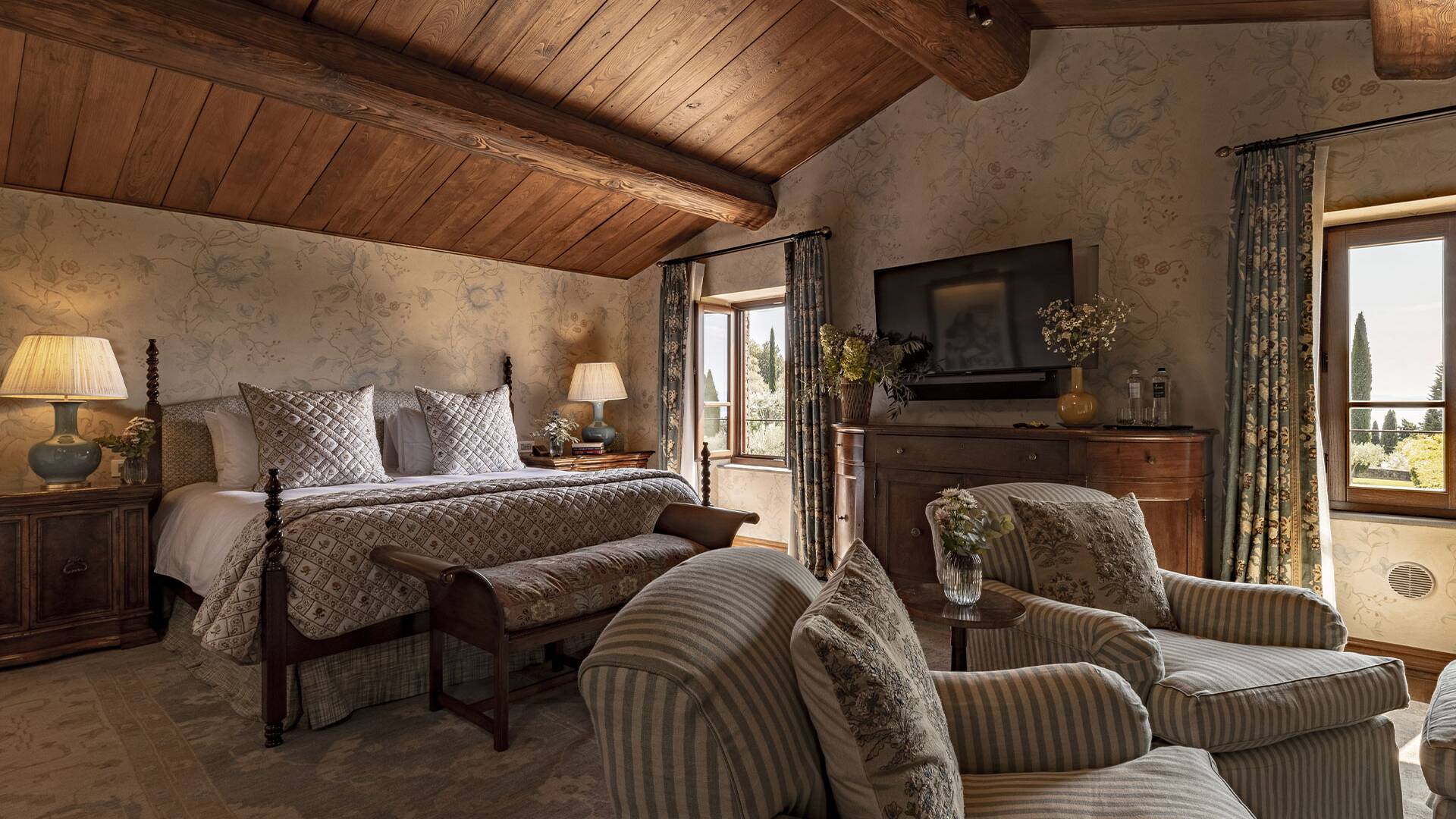 luxury villa for weekly rental Umbria Trasimeno Lake