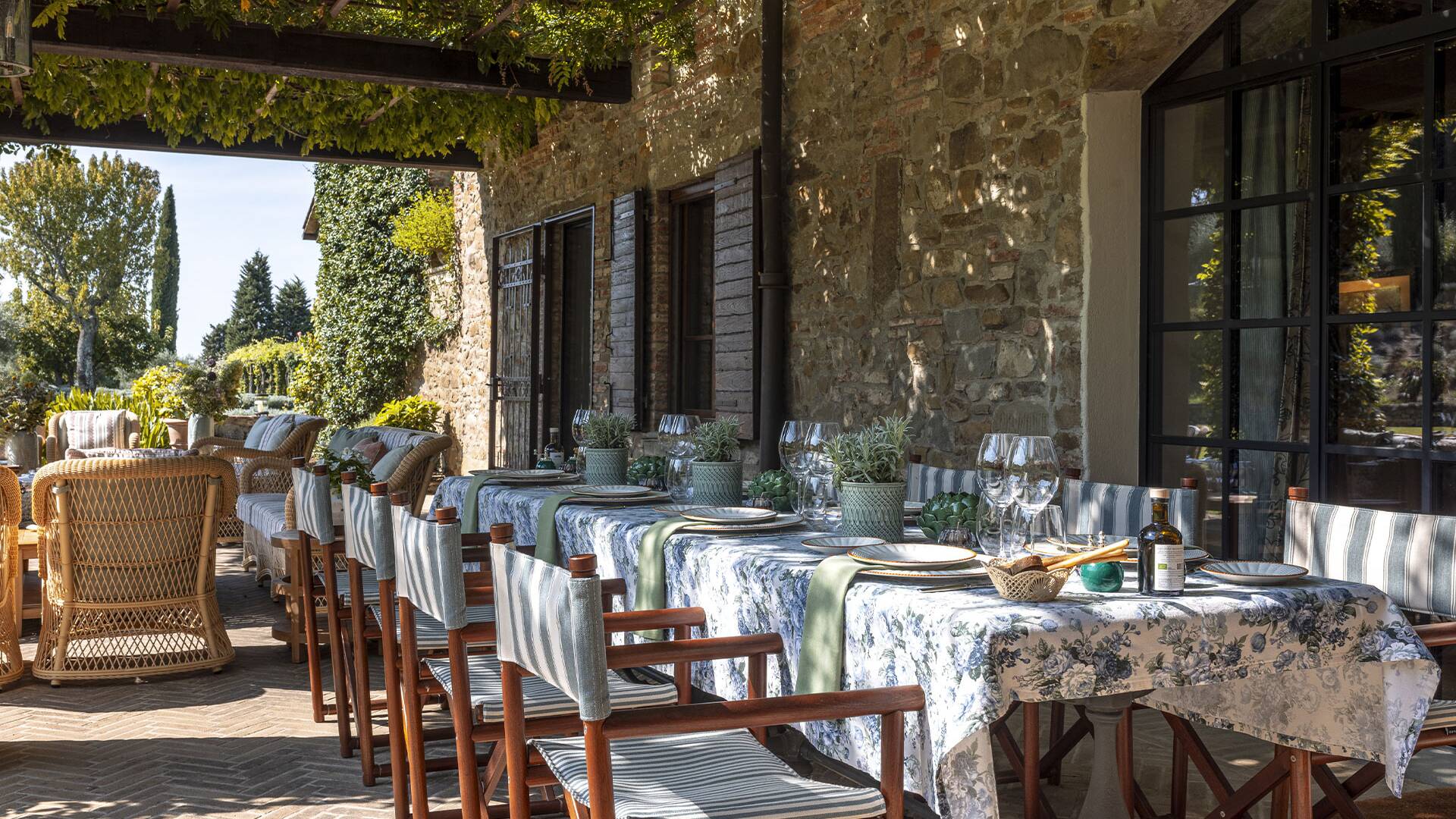 luxury villa for weekly rental Umbria Trasimeno Lake