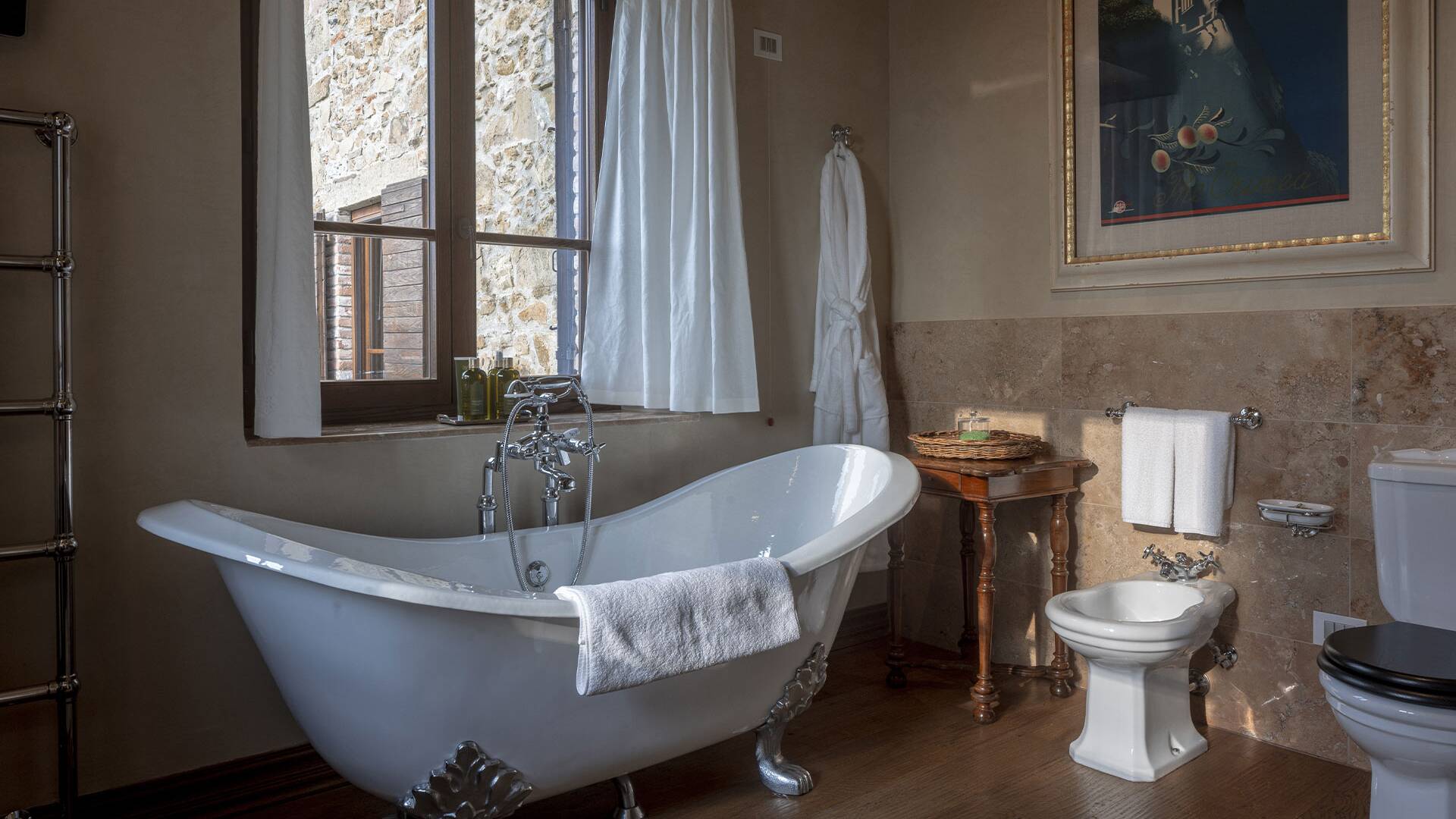 luxury villa for weekly rental Umbria Trasimeno Lake