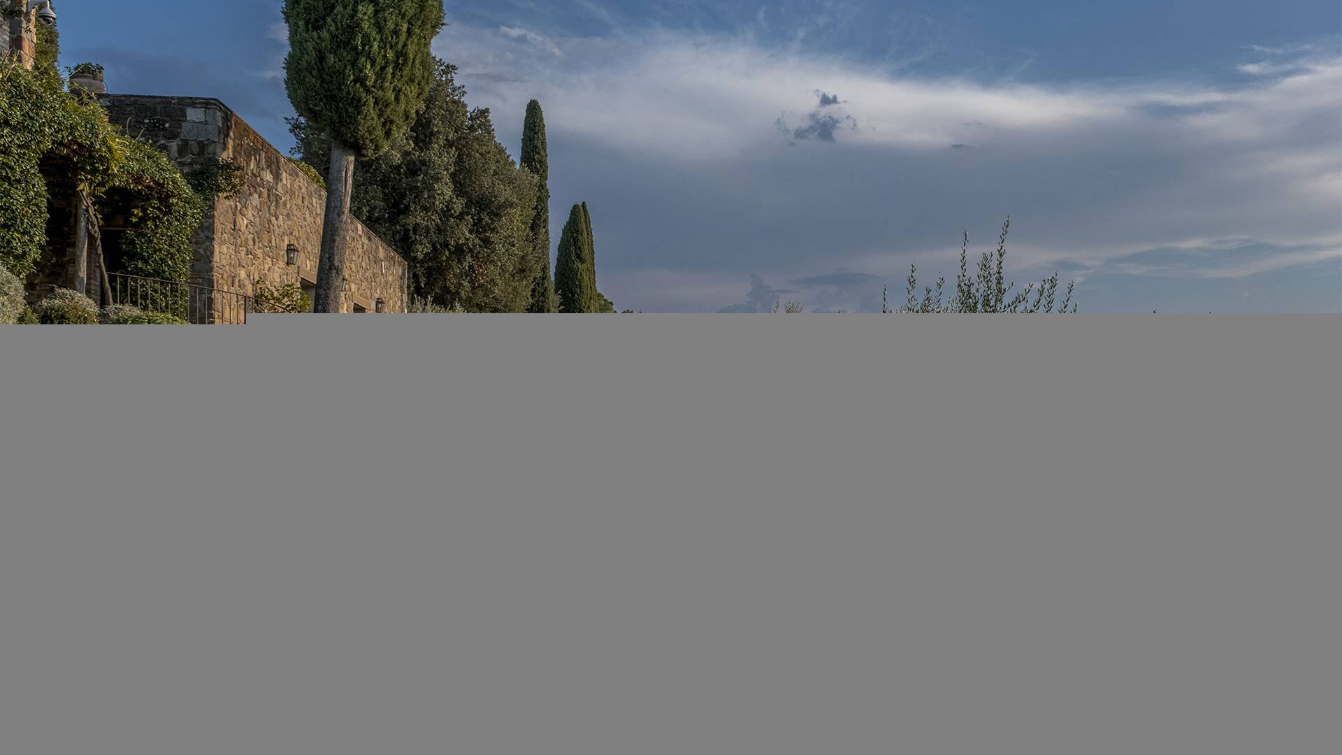 luxury villa for weekly rental Umbria Trasimeno Lake