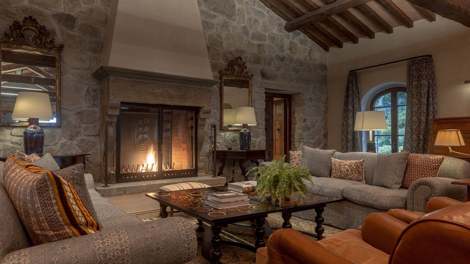 luxury villa for weekly rental Umbria  Trasimeno Lake