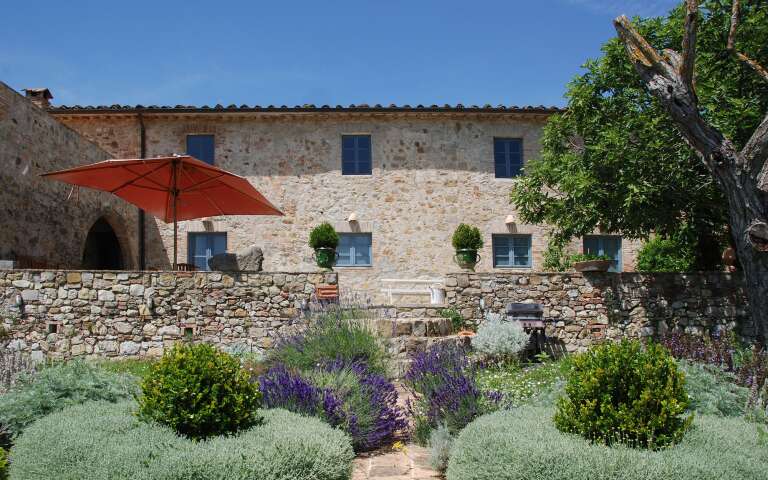 traditional Tuscan villa rental