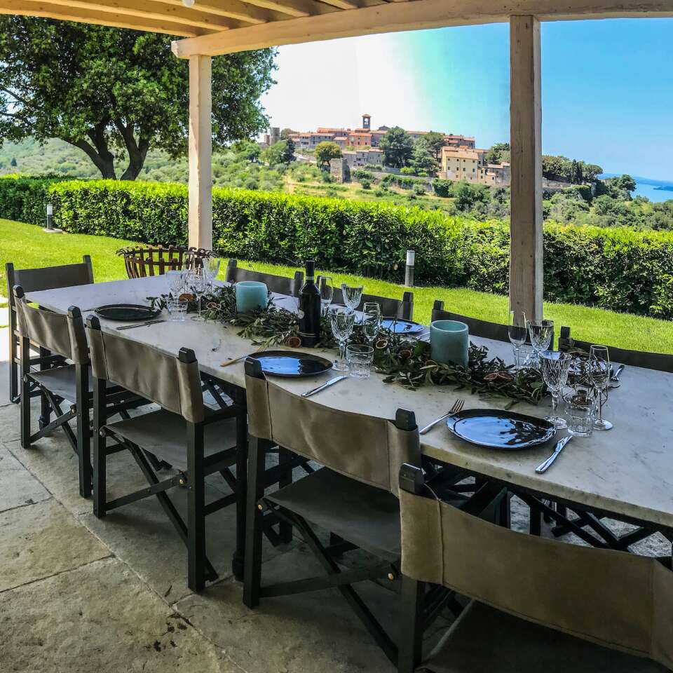 al fresco dining table