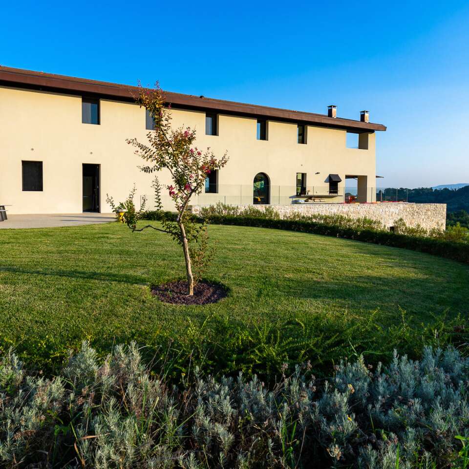 front view luxury villa Angioletto, Tuscany