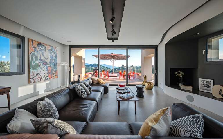 living room with stunning view
