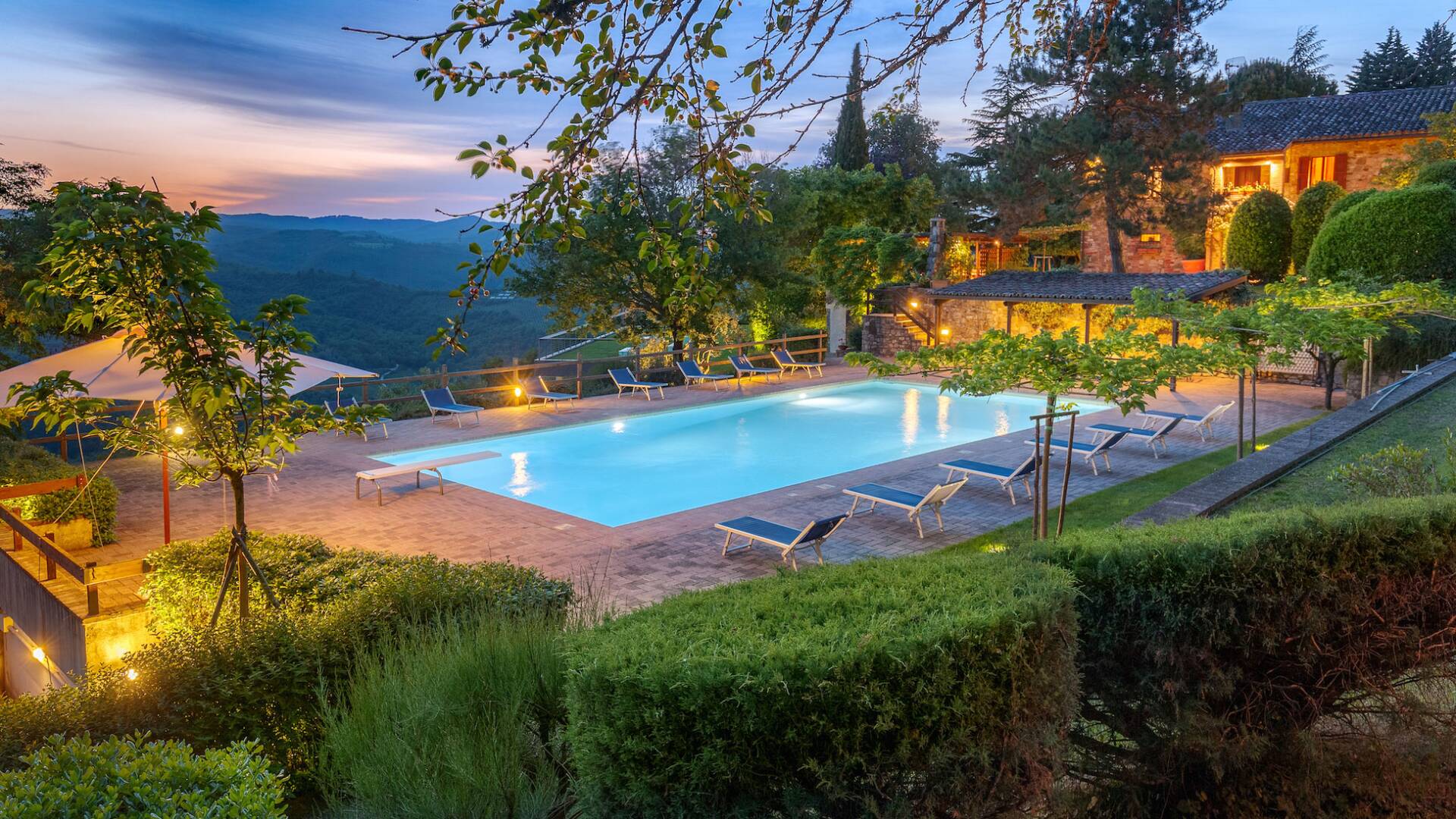 wedding villa in Umbria, swimming pool